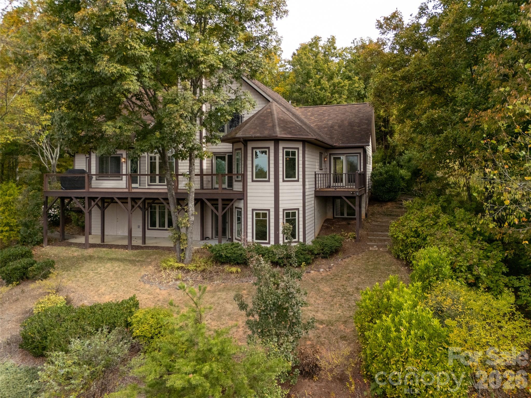 142 Twin Courts Drive