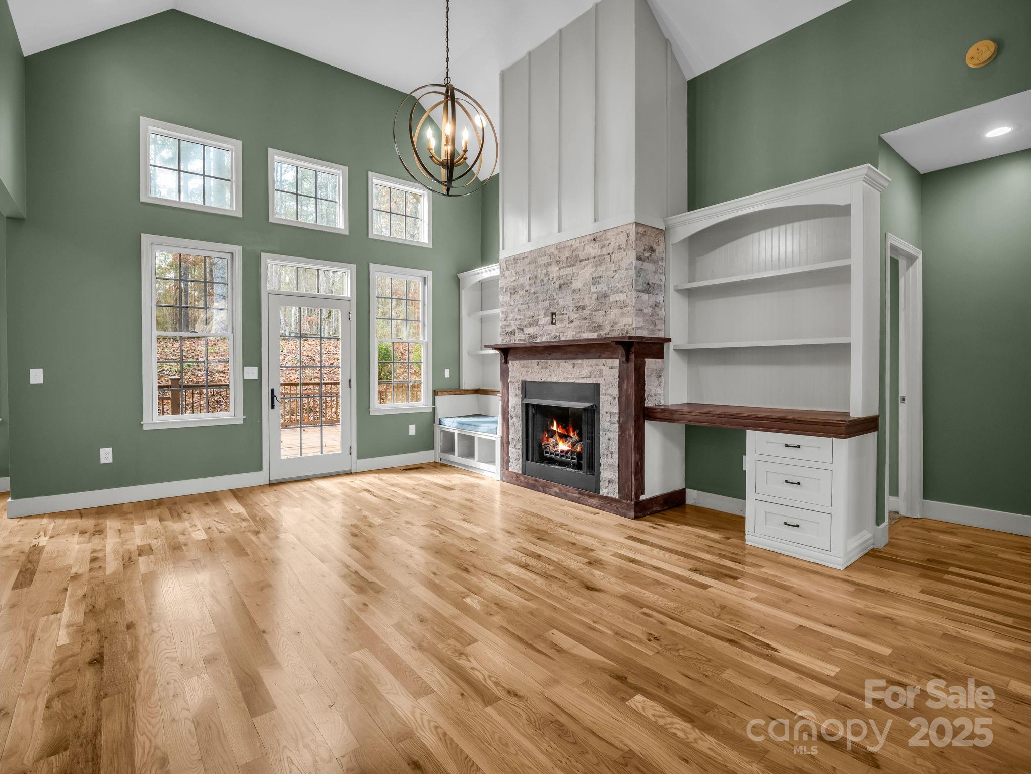 351 E Rambling Creek