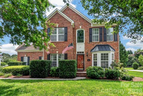 Photo of 127 Corona Circle, Mooresville, NC 28117 (MLS # 4409676)
