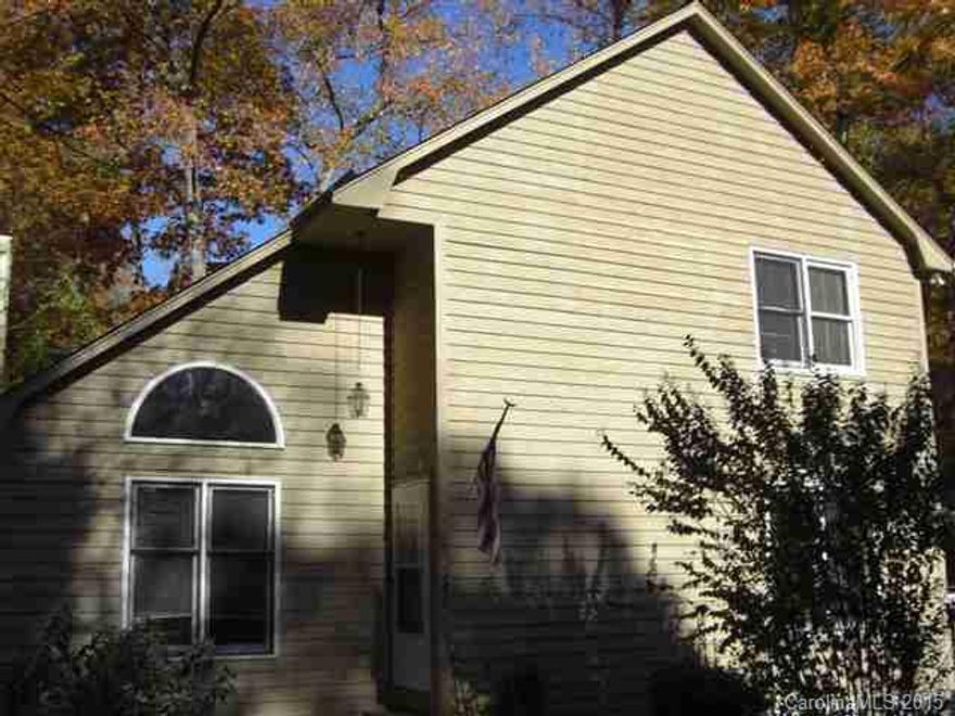 Greenway next to home. Only 2 minutes from Lake Wylie (Pitcairn Park). Park has boat access and deck for fishing. Nice open living area. Vaulted Great Room has stone fireplace. Convenient main level Master. Easy care laminate flooring thru main living areas. Refrigerator/washer/ dryer included. HUGE deck overlooks treed area. Very private location. Award-winning Fort Mill Schools!