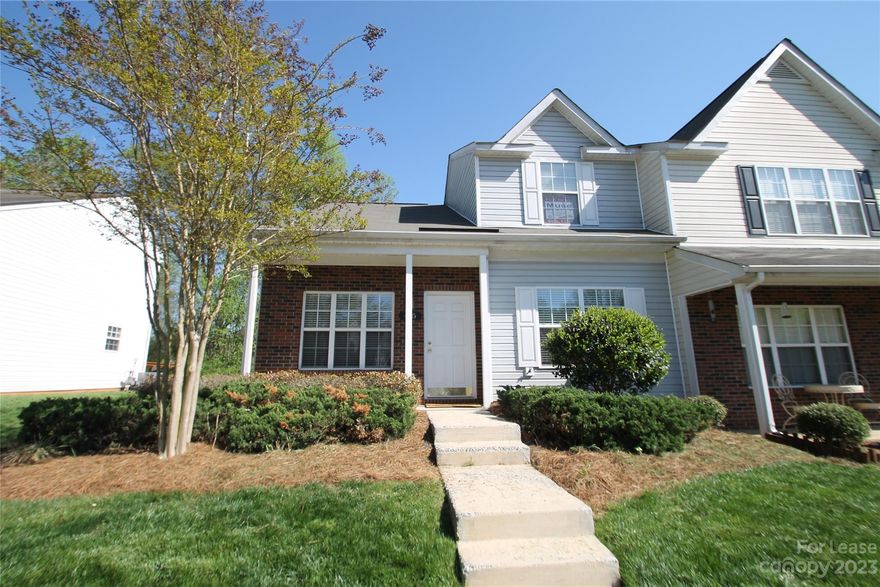 End Unit 2 Story Townhome Located in the Townes at River Crossing off of Hwy 21 in Fort Mill, SC, 3 Bedrooms (Master on Main Level), 2.5 Bathrooms, Living Room with Vaulted Ceilings and Gas Corner Fireplace, Eat In Kitchen with Range, Refrigerator & Dishwasher. Laundry Room is on 1st Floor. Patio. Single Family Only.
No Smoking/No Vaping, No Pets, Maximum Occupants 4. By Appointment Only (Available by June 10, 2023)..