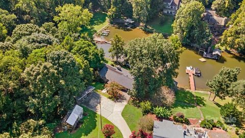 13833 Woody Point Road Charlotte NC 28278