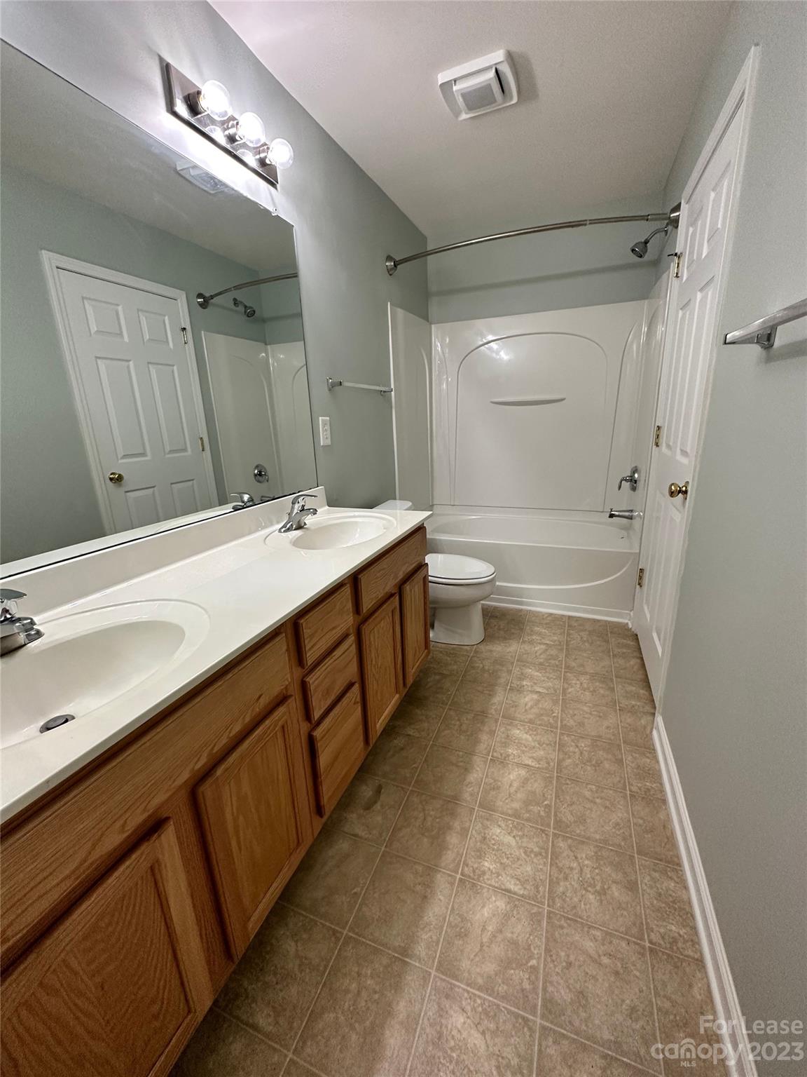 Lexington Commons - Residential Lease