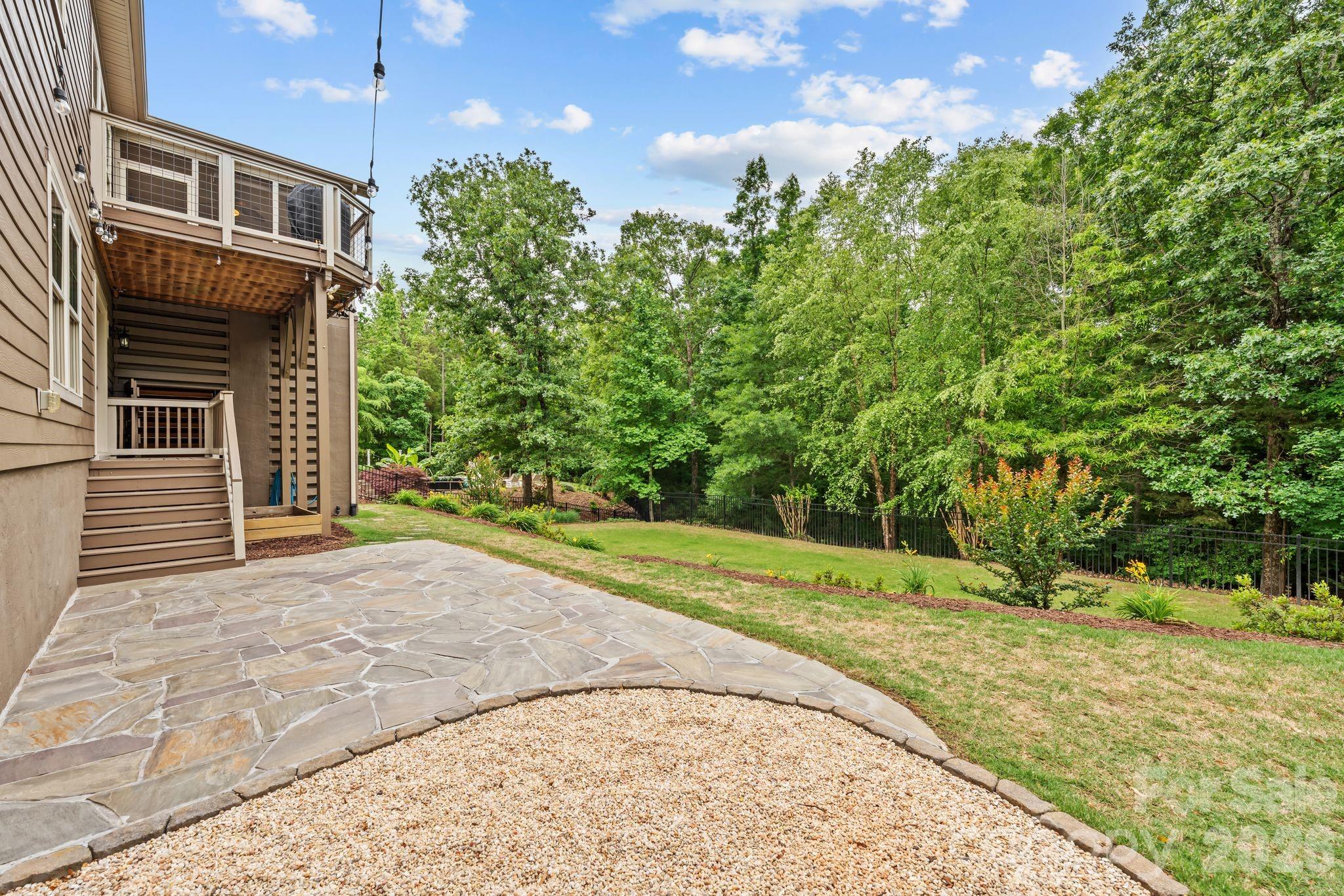SERENITY POINT - Residential