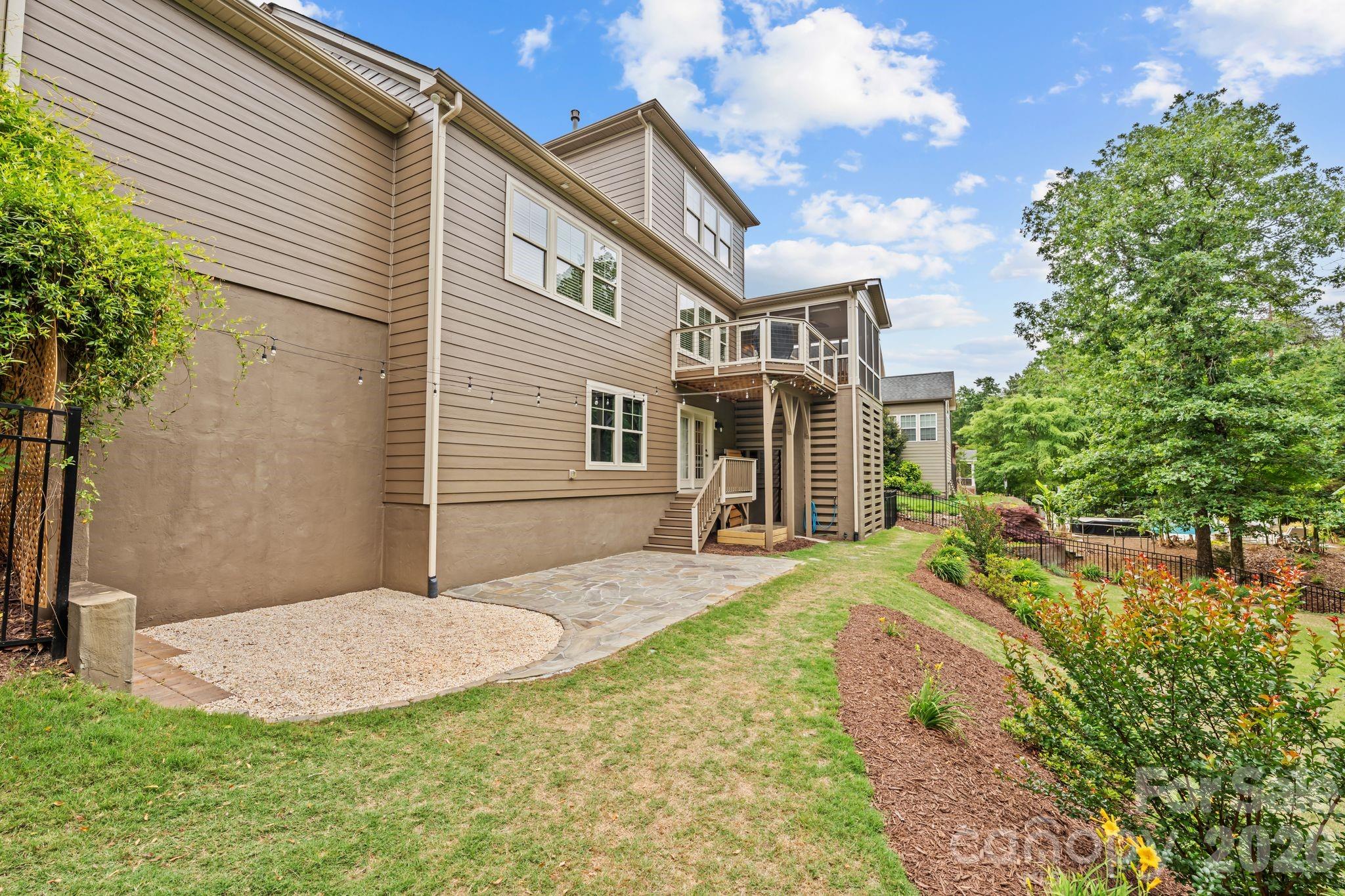 SERENITY POINT - Residential
