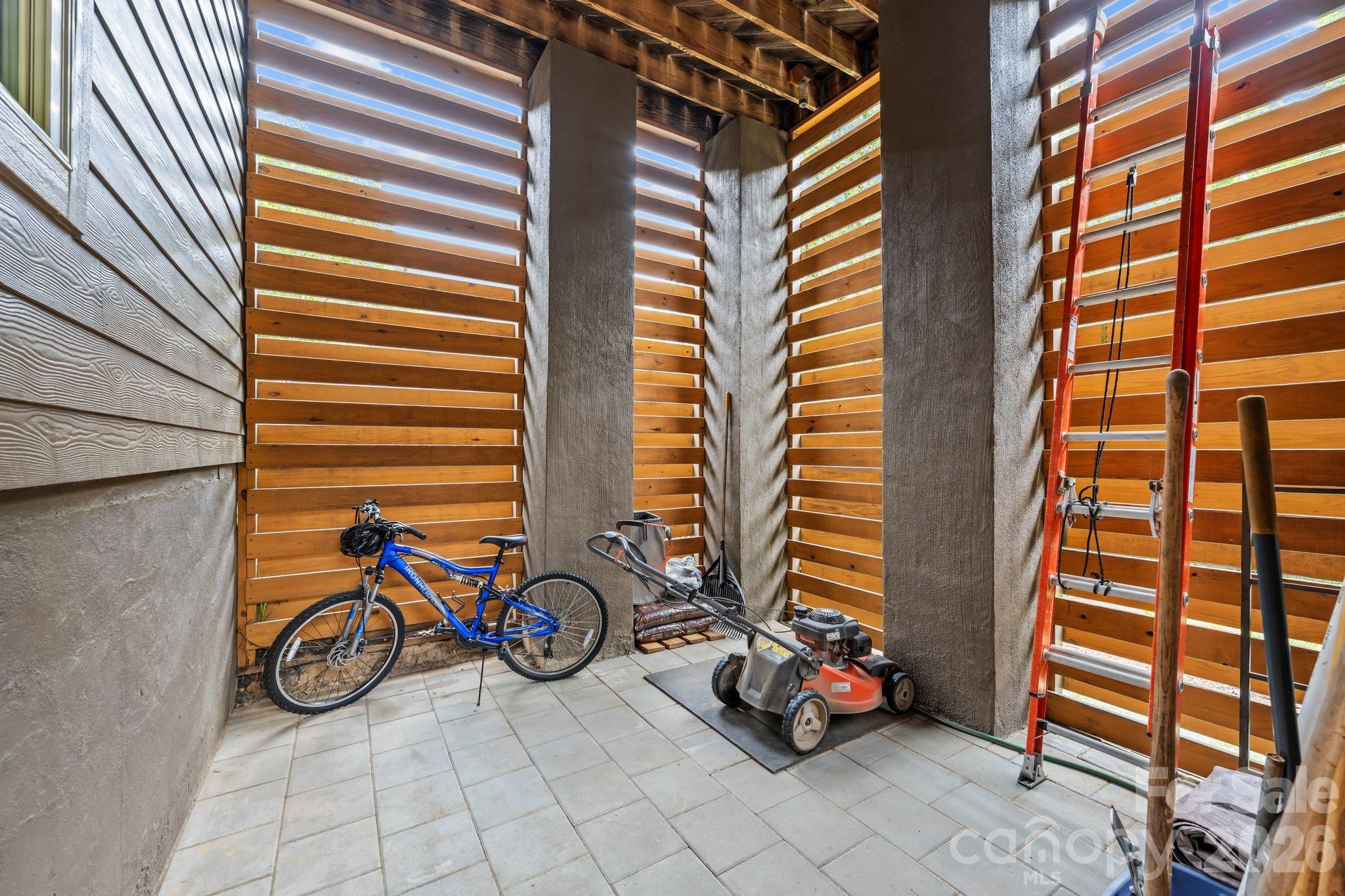 SERENITY POINT - Residential