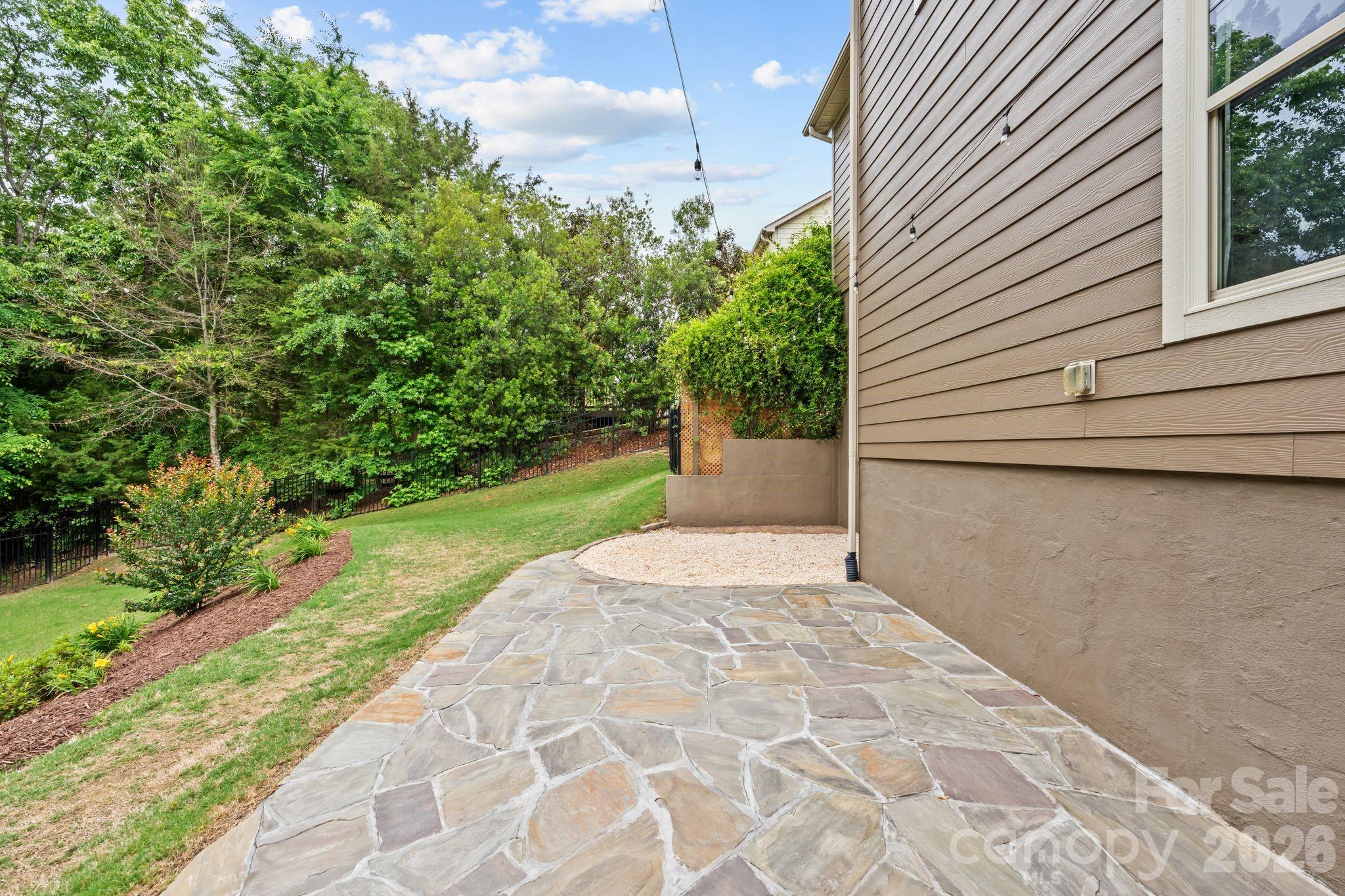 SERENITY POINT - Residential