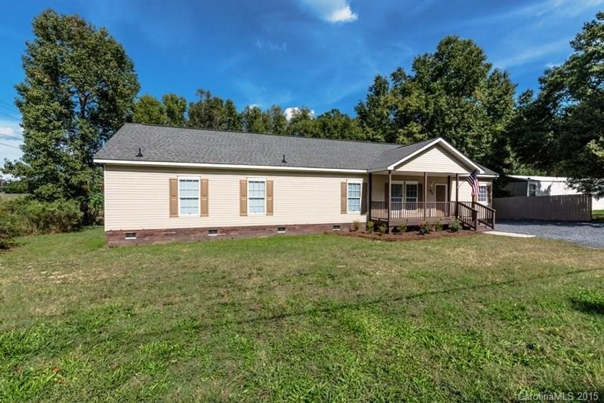 Stellar renovation of 5BR/3BA spacious ranch home on a large lot! Fixing meals in the gourmet kitchen will be a dream w/ granite counter tops, new stainless steel appliances (including the 'fridge), tons of cabinet space, pantry & island! Crown moulding, 9' ceilings, new flooring throughout the home, including wood laminate, carpet & tile. Fresh makeovers of the THREE FULL bathrooms, the master having dual sinks, garden tub & separate shower. Dining, family & living room w/fireplace. A must see!