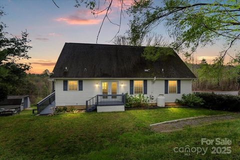 16 Derry Drive Horse Shoe NC 28742