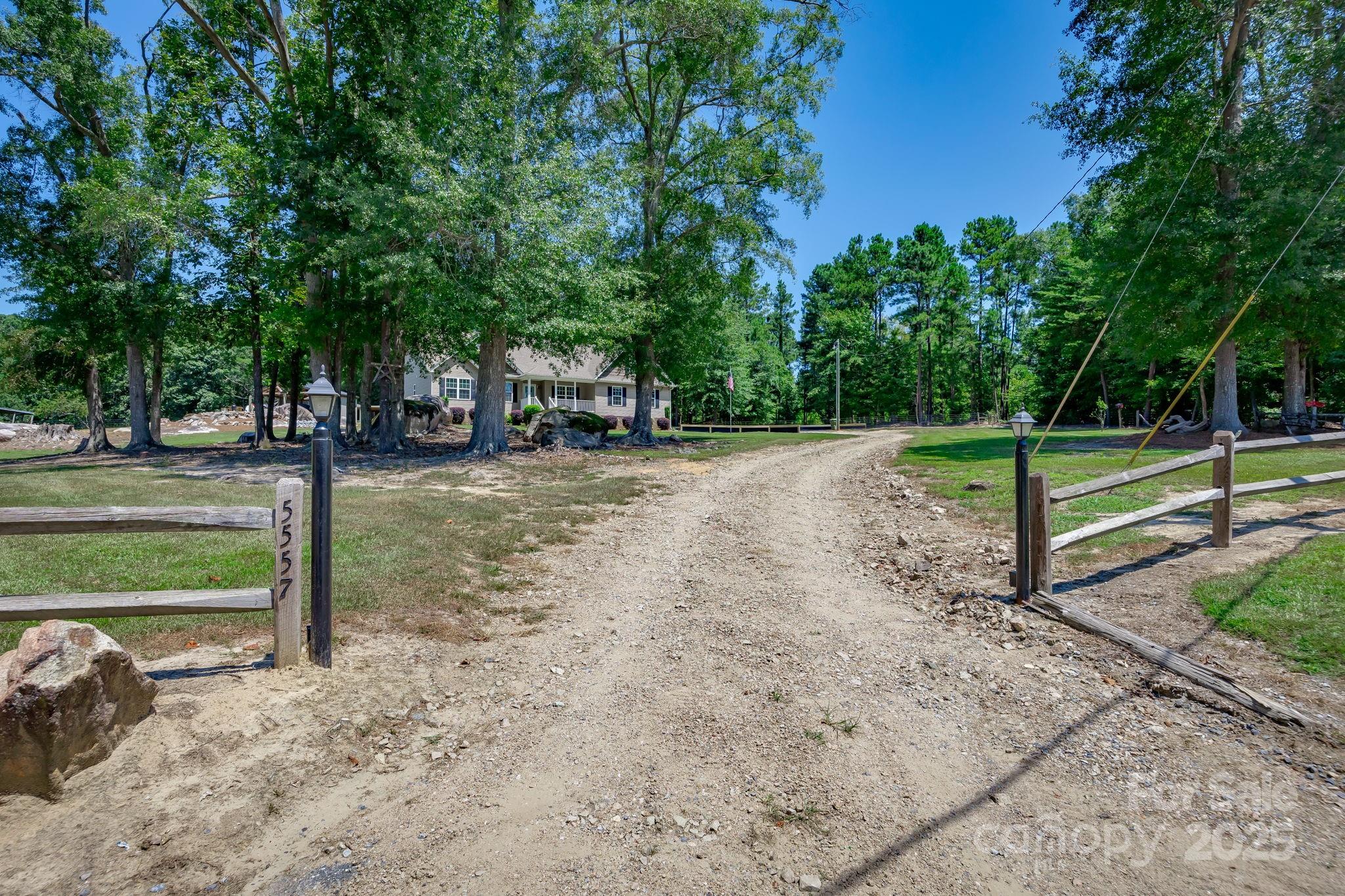 5557 Brooklyn Road