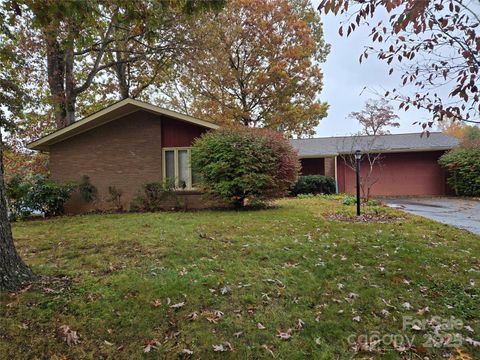 180 Oak Park Drive Clyde NC 28721