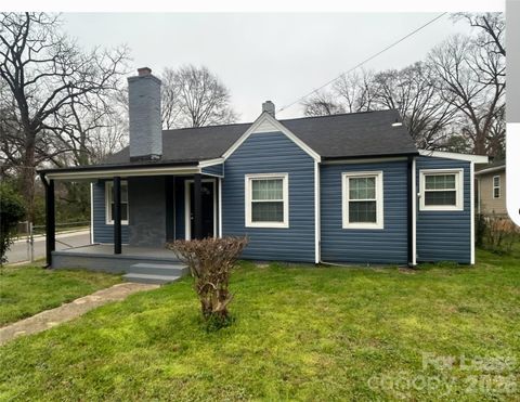 Photo of 3024 Parkway Avenue, Charlotte, NC 28208 (MLS # 4355508)