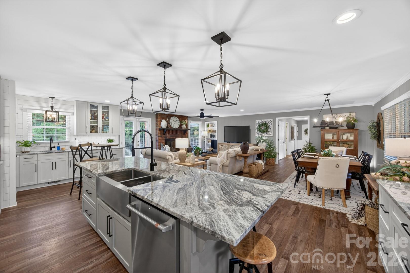 301 Pinecroft Lane
