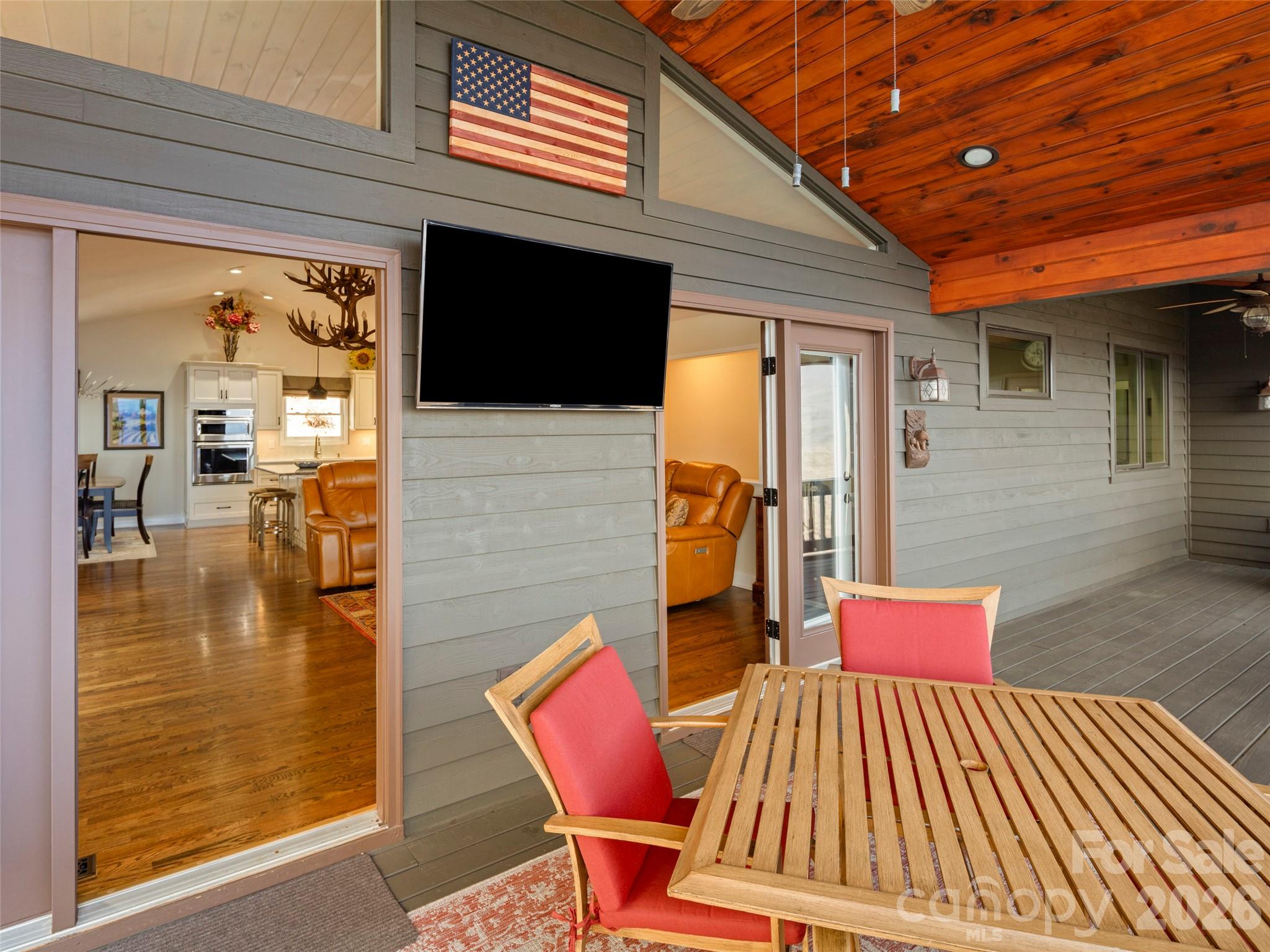 Walker-In-The-Hills - Residential