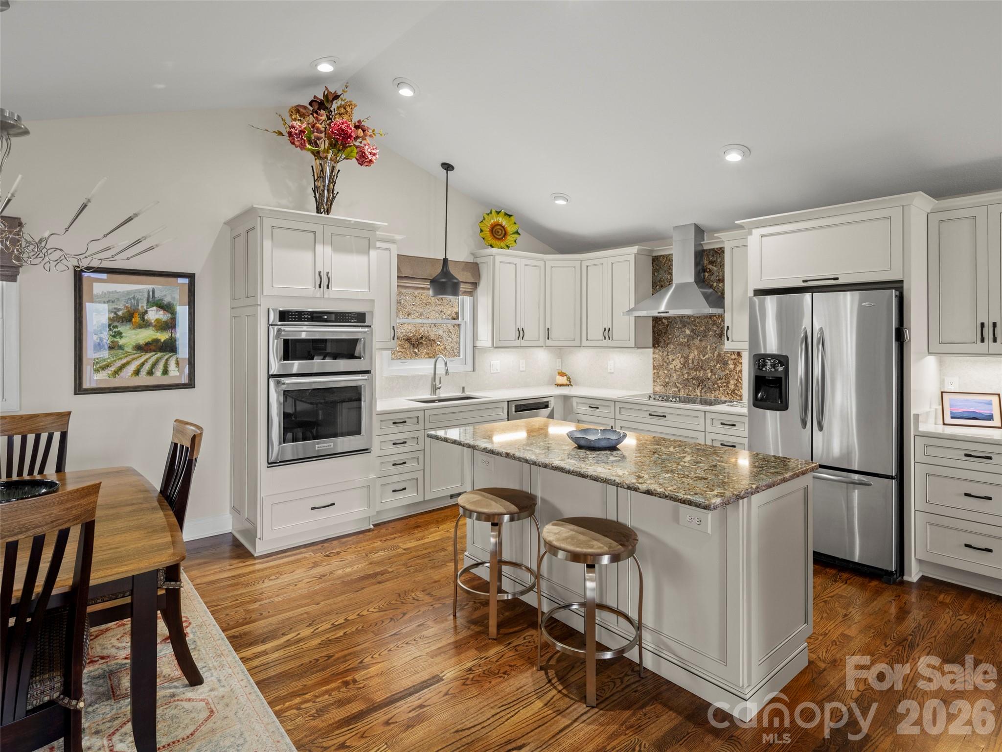 Walker-In-The-Hills - Residential