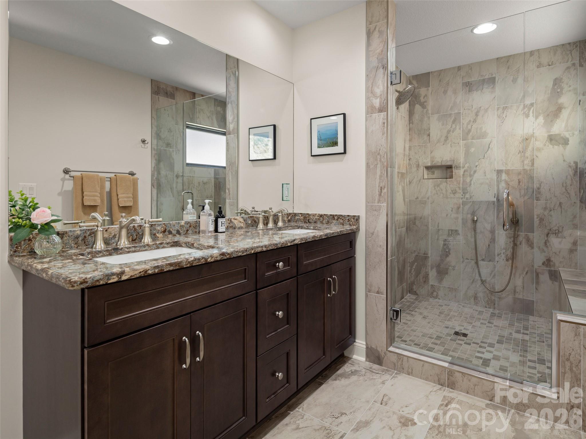 Walker-In-The-Hills - Residential