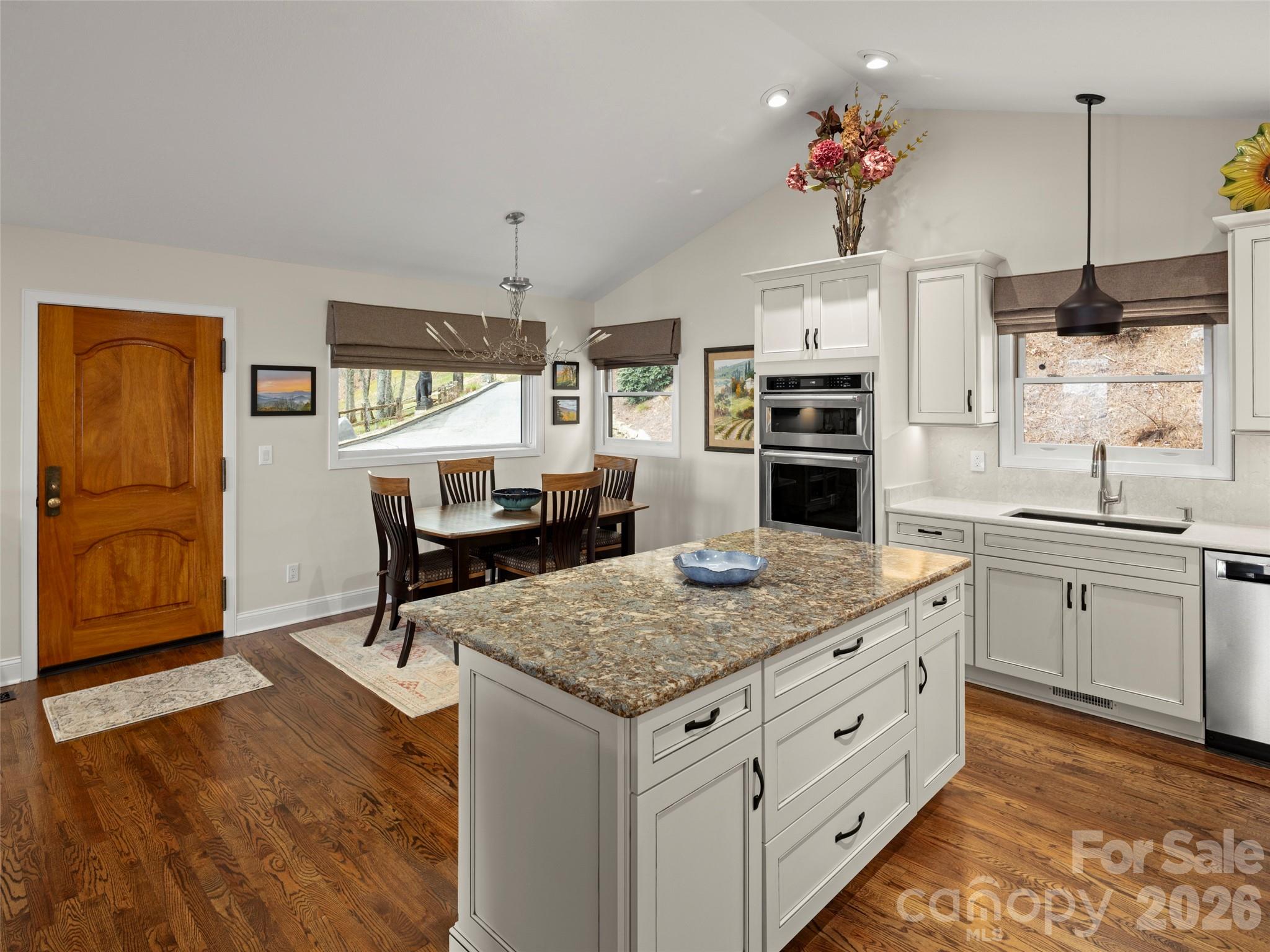 Walker-In-The-Hills - Residential