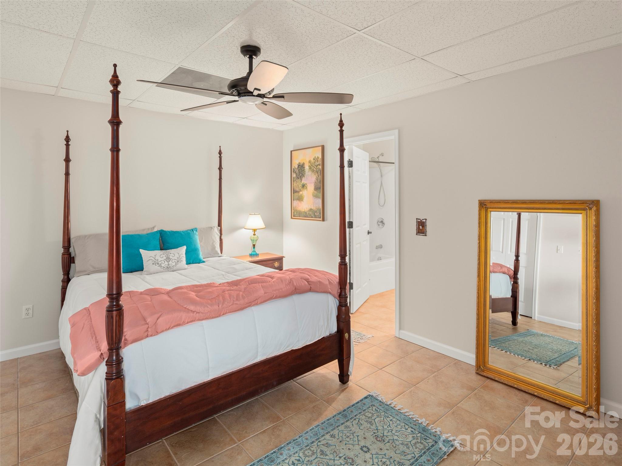 Walker-In-The-Hills - Residential