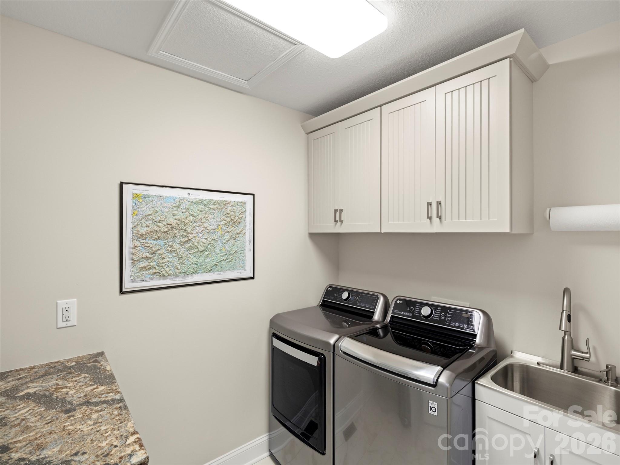 Walker-In-The-Hills - Residential