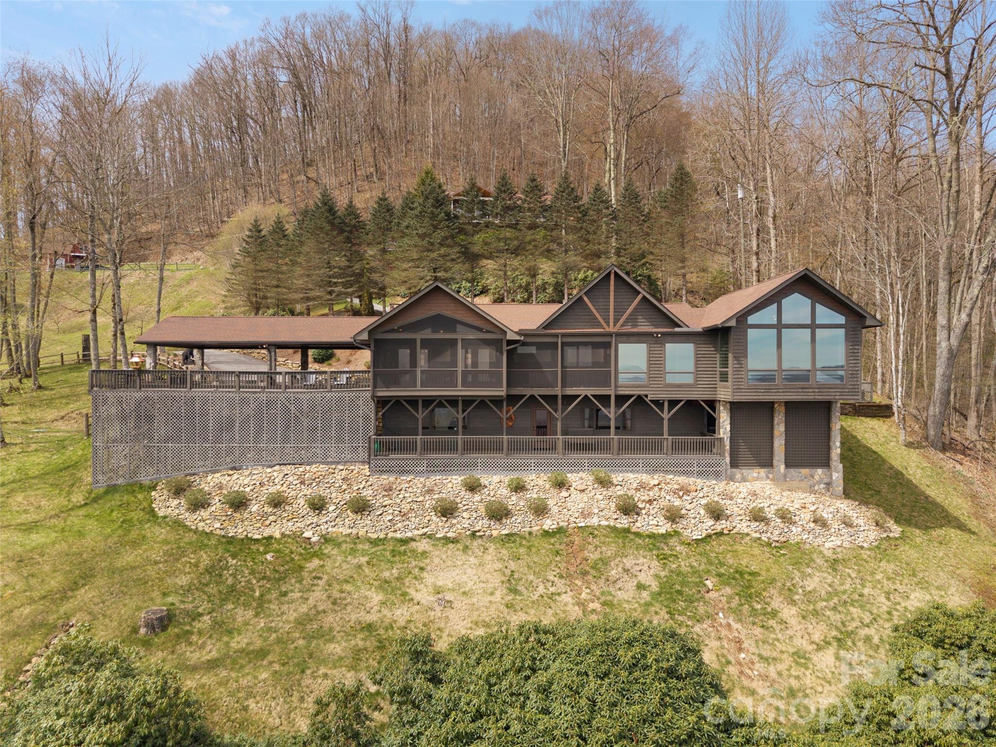 Walker-In-The-Hills - Residential