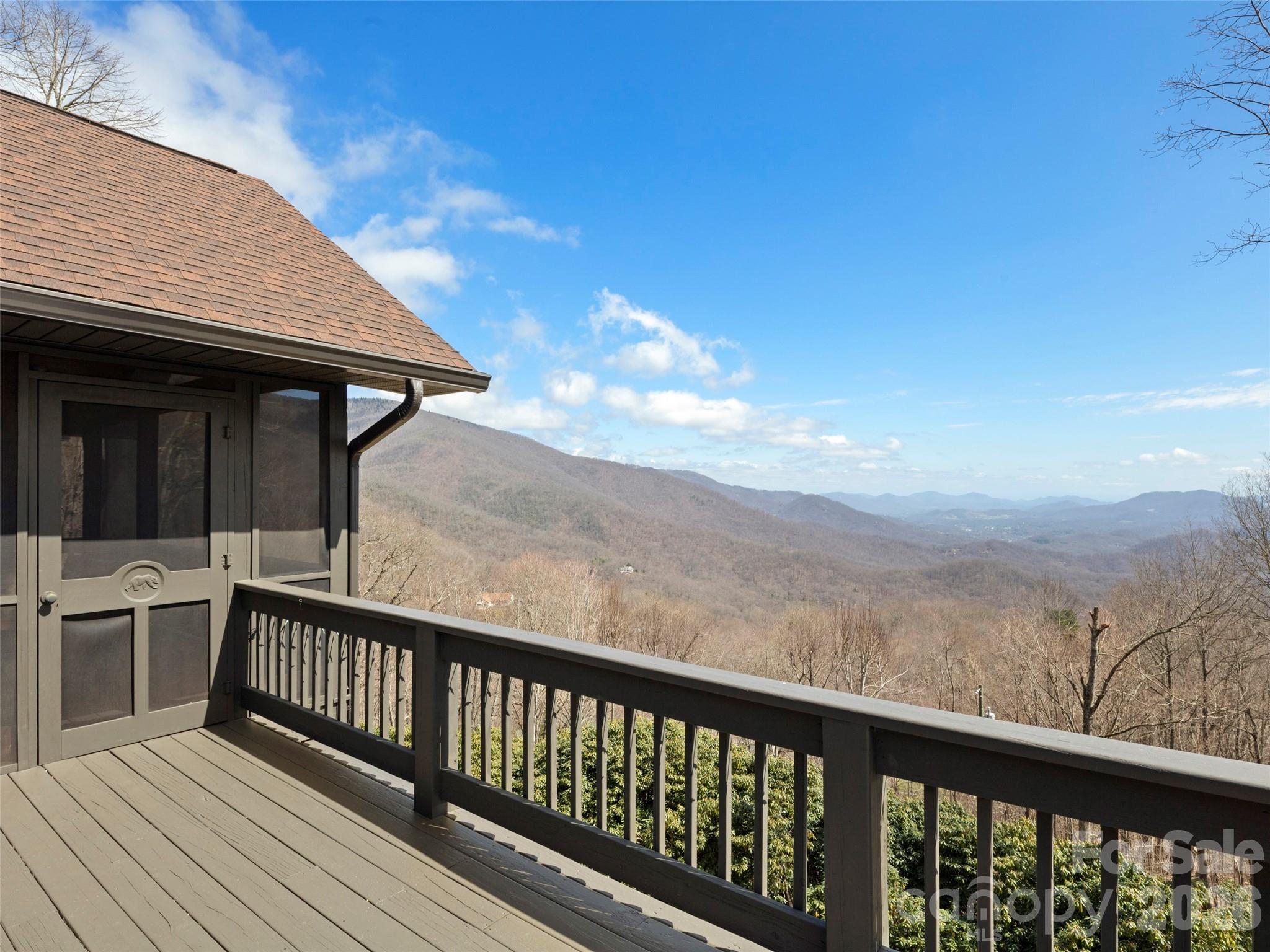 Walker-In-The-Hills - Residential