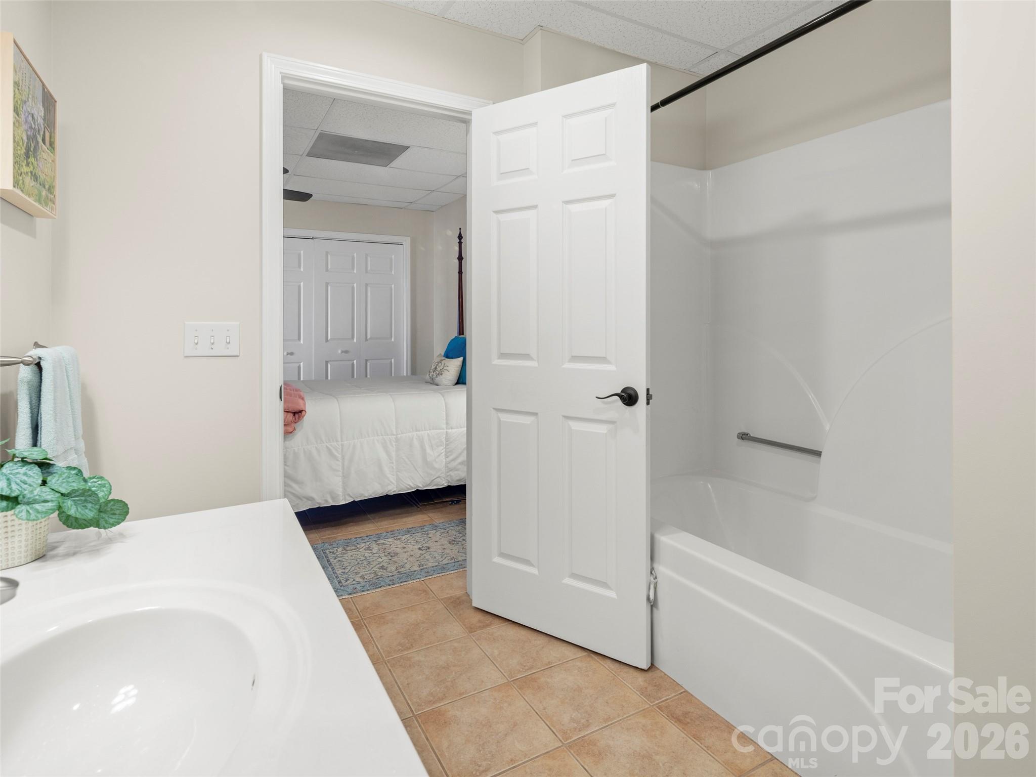 Walker-In-The-Hills - Residential