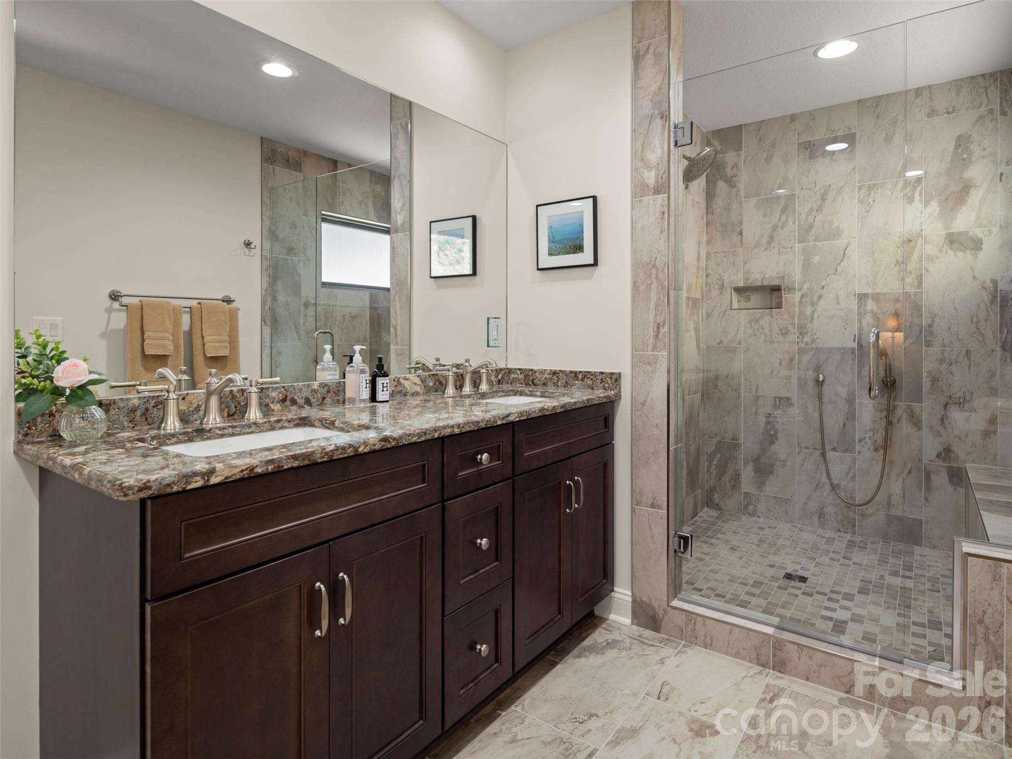 Walker-In-The-Hills - Residential