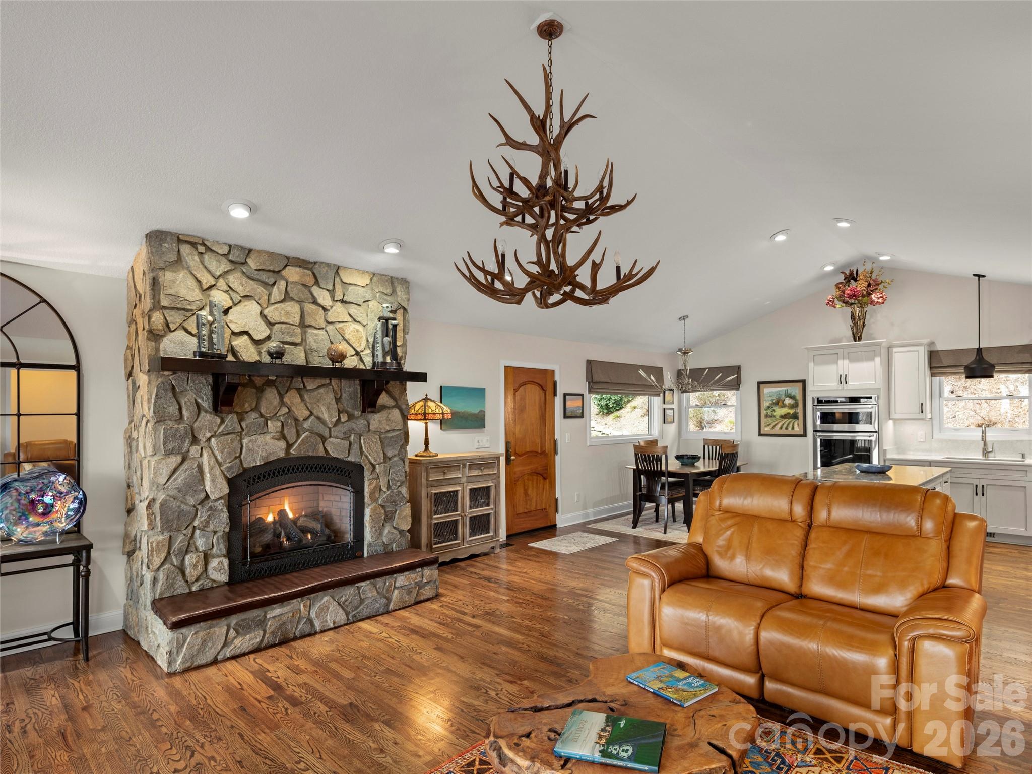 Walker-In-The-Hills - Residential