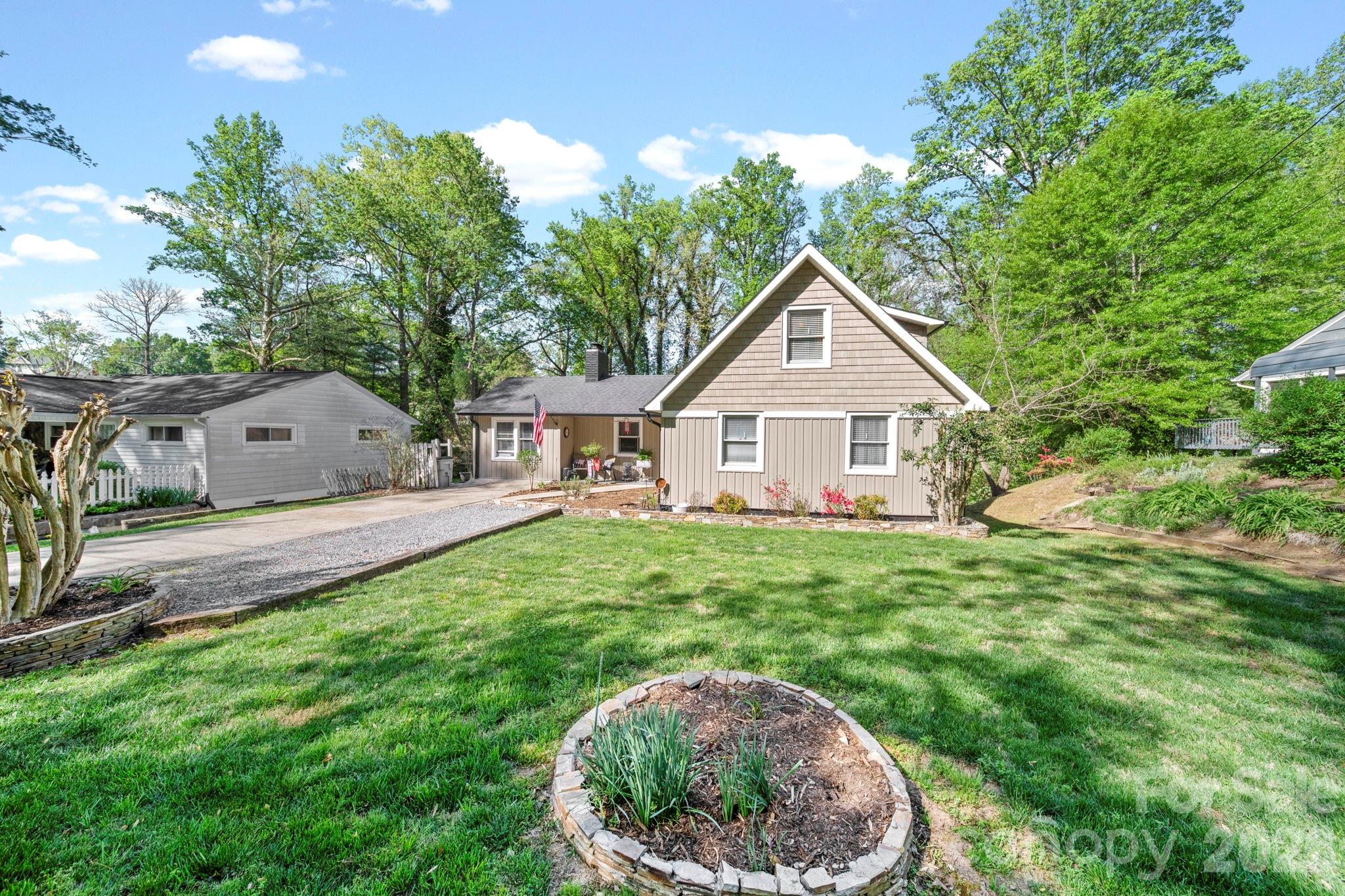 421 Tywood Street NE