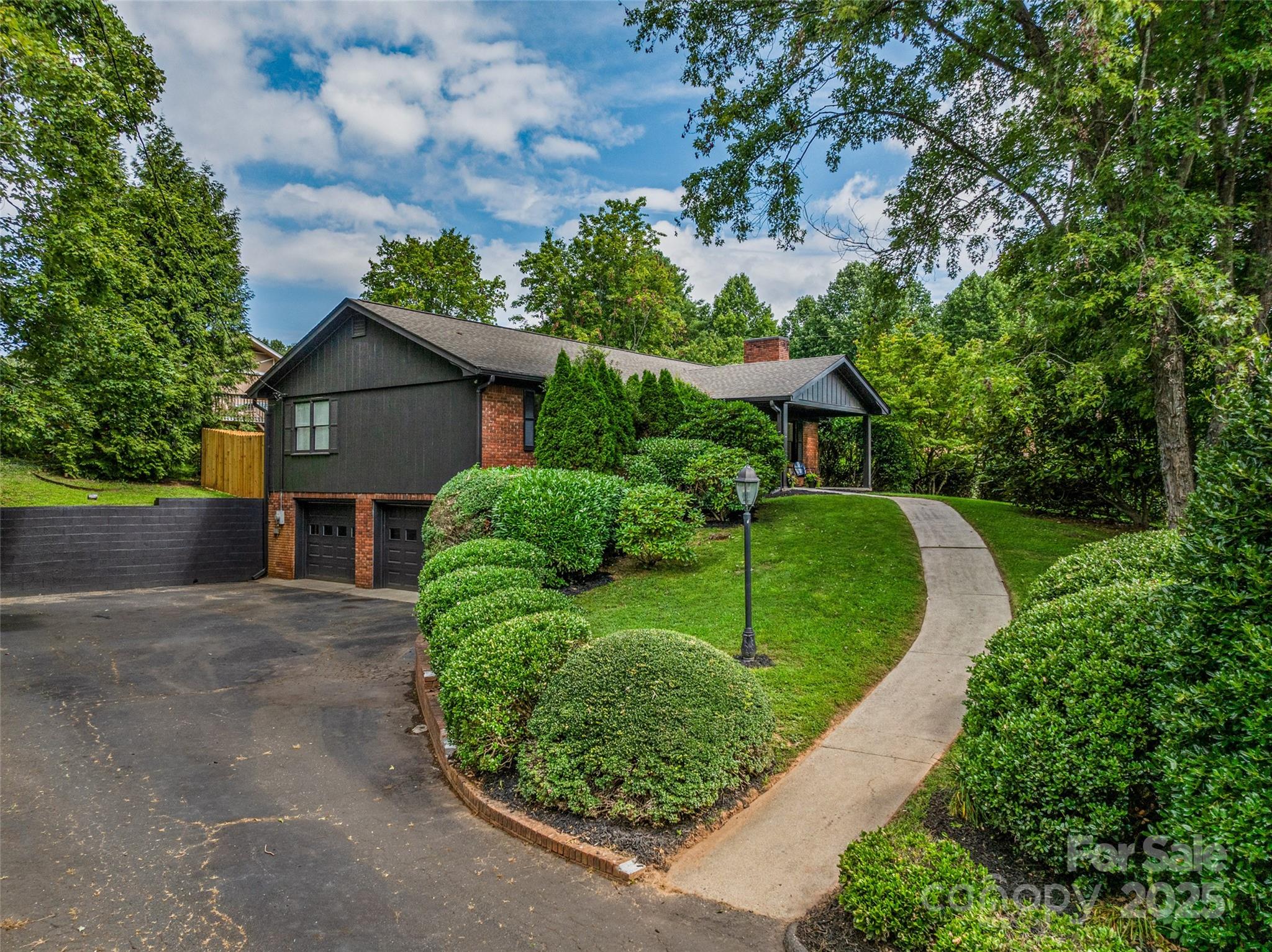 3 Acorn Road