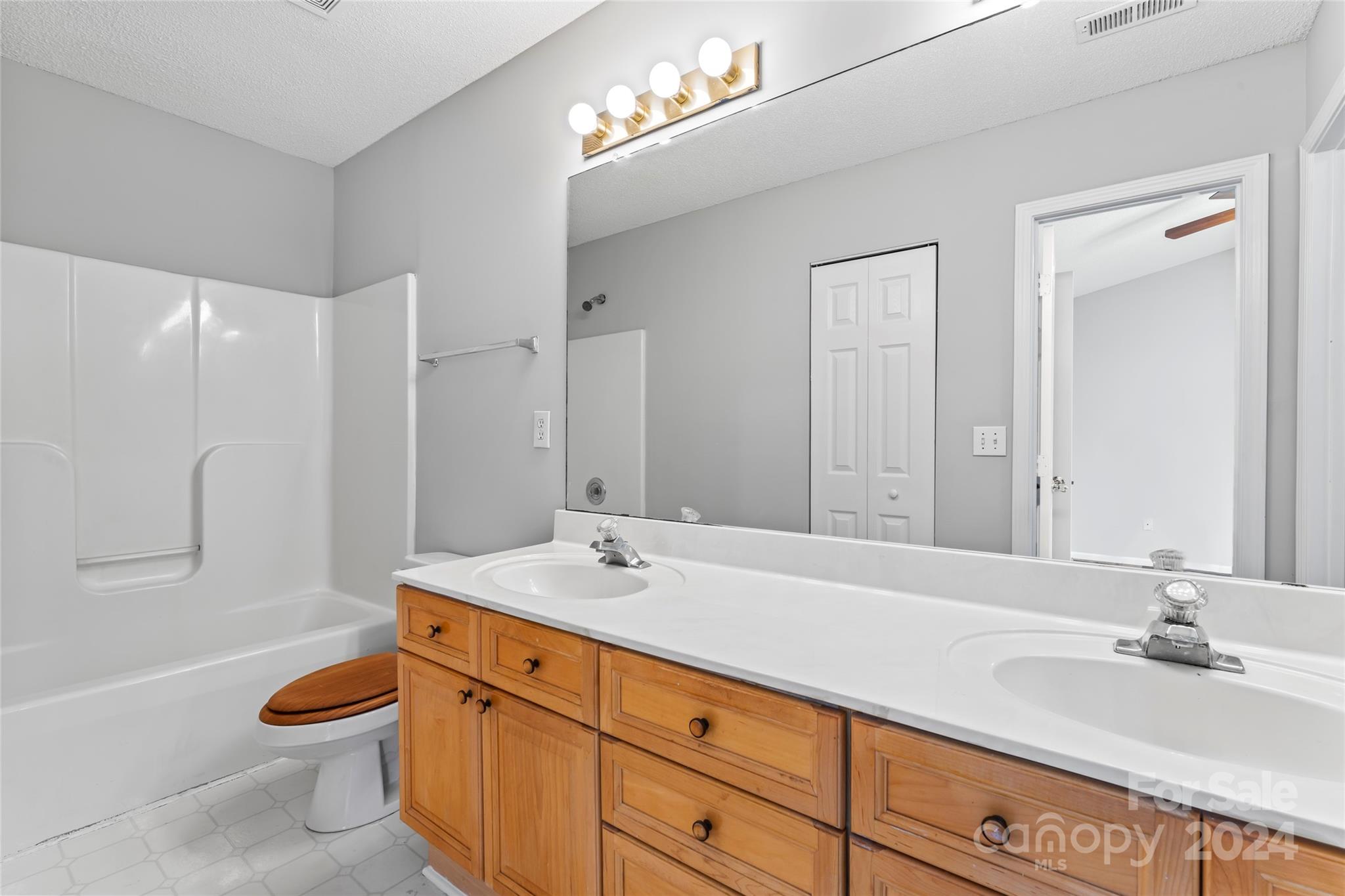 Glenwater at University Place - Residential