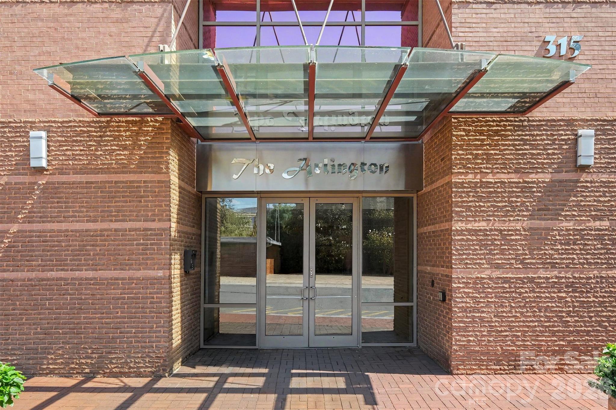 315 Arlington Avenue 2202