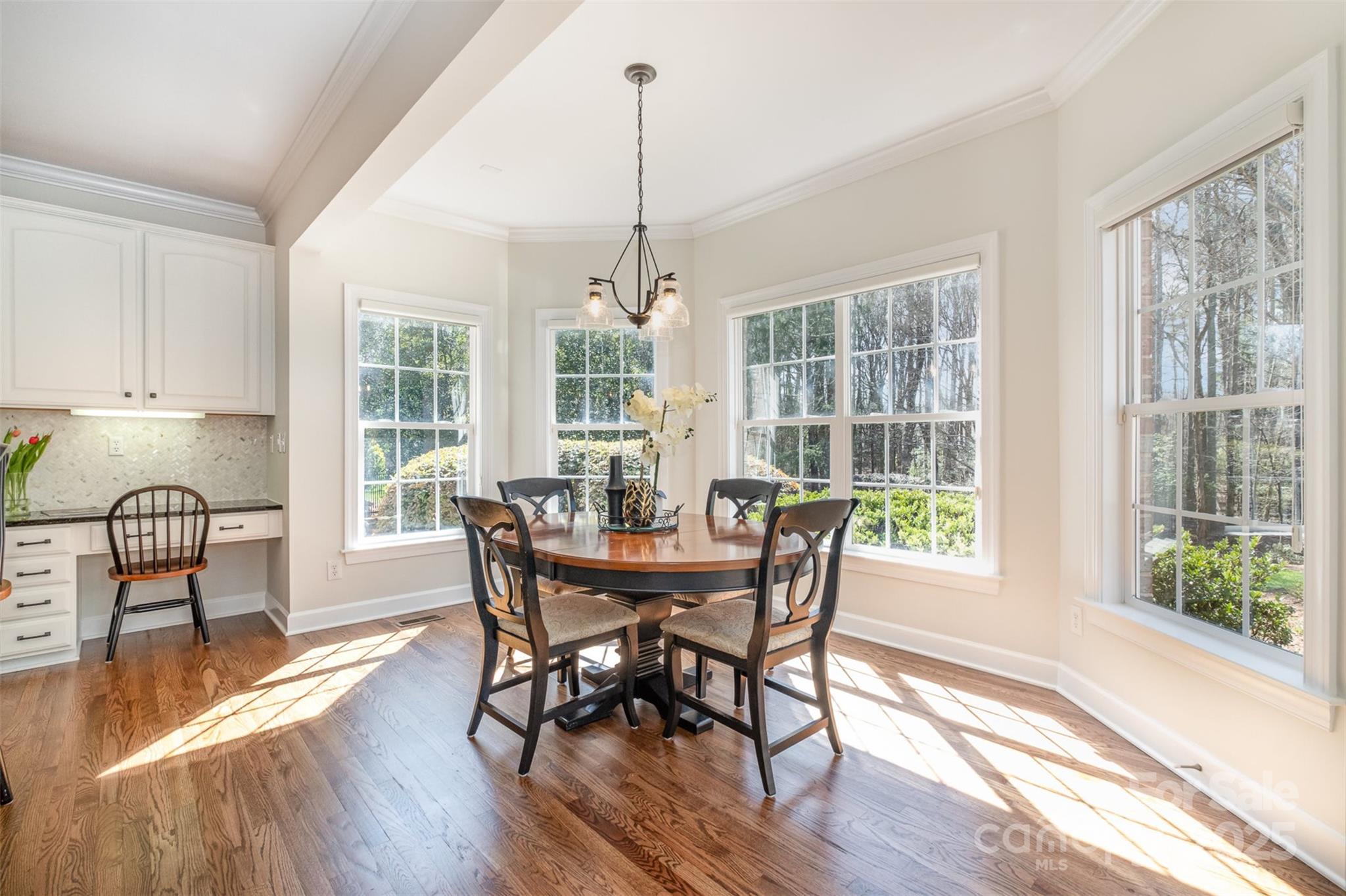 1806 Grayscroft Drive