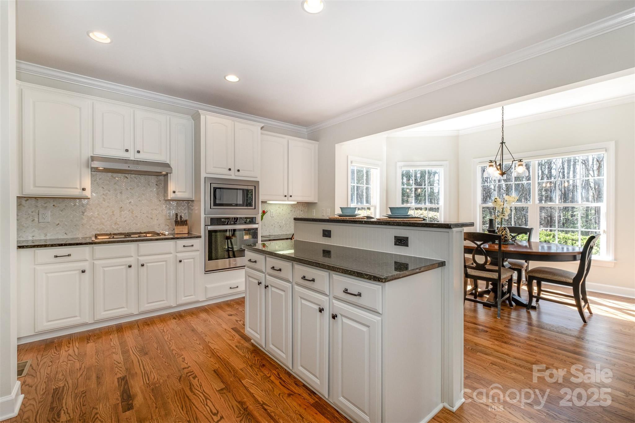 1806 Grayscroft Drive