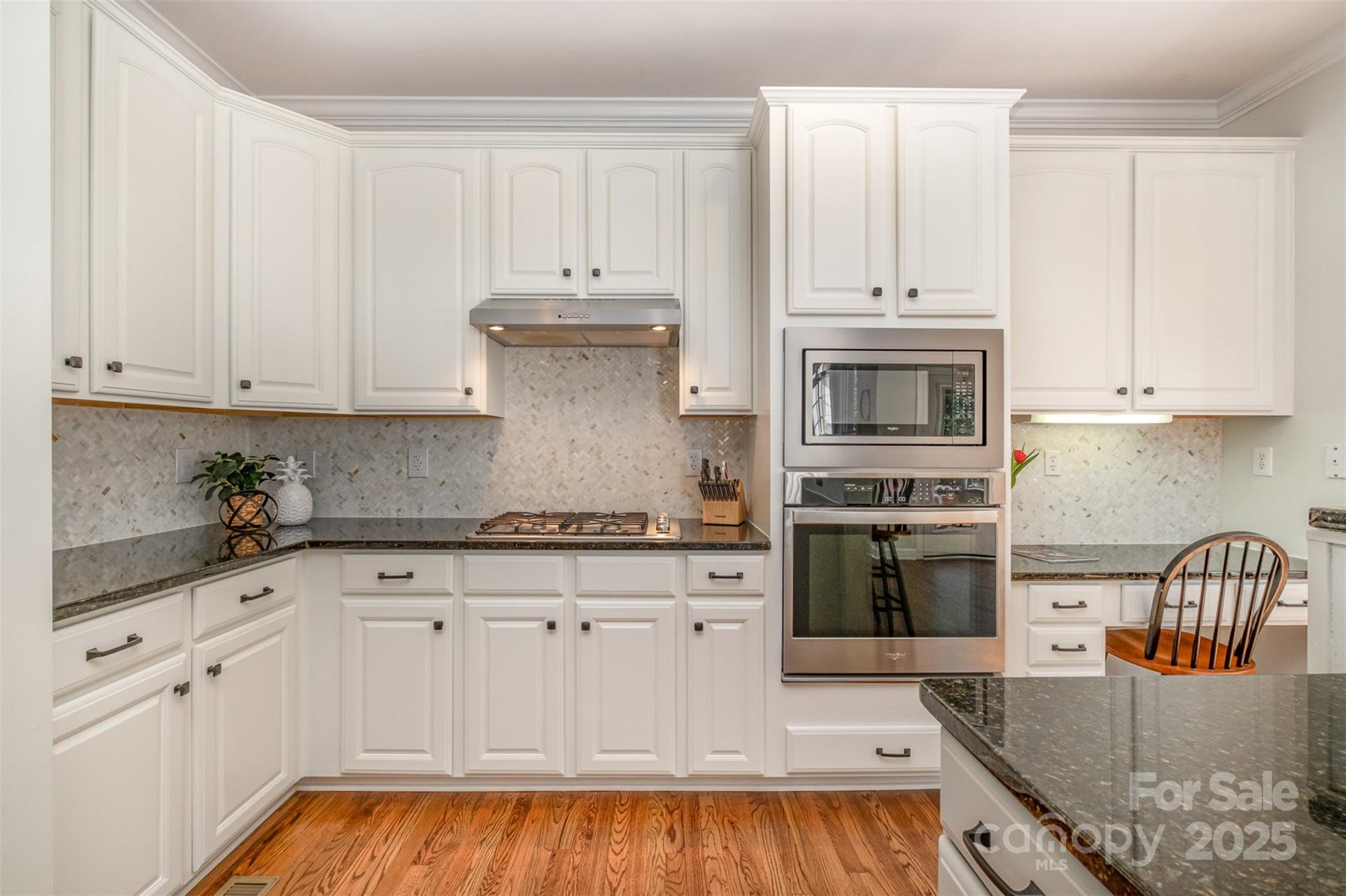 1806 Grayscroft Drive