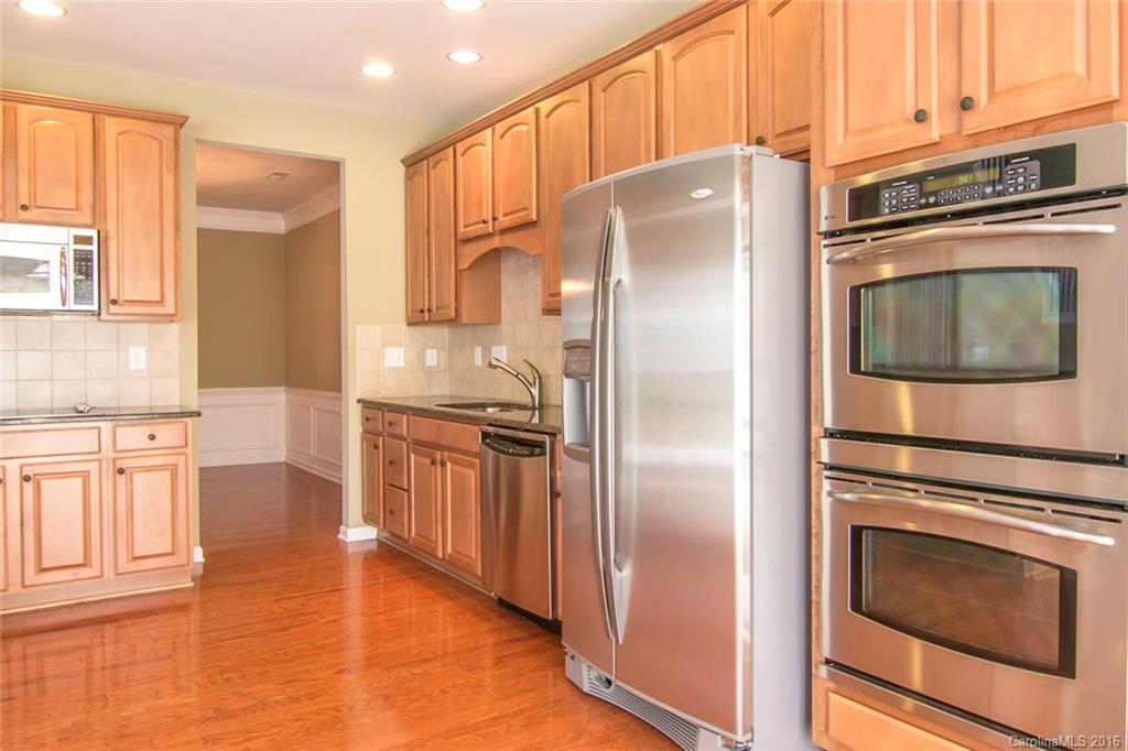 Lake Shore On Lake Wylie - Residential