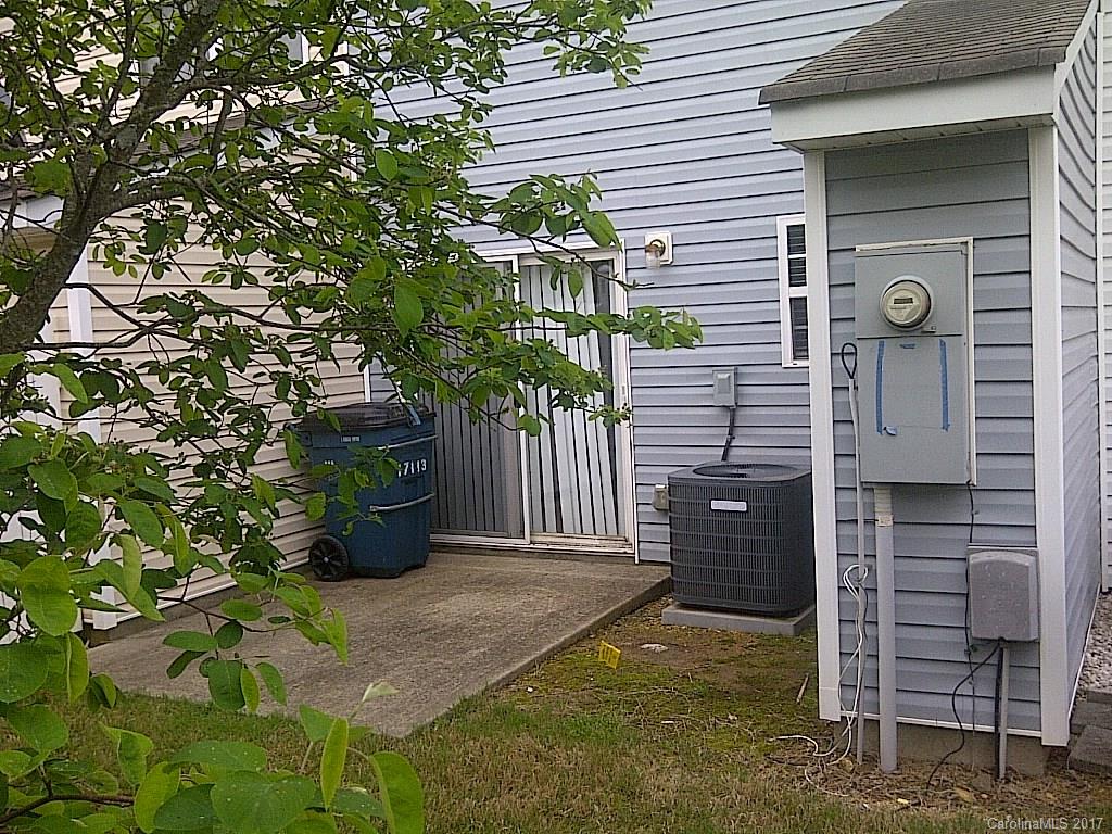 Old Stone Crossing - Residential Lease