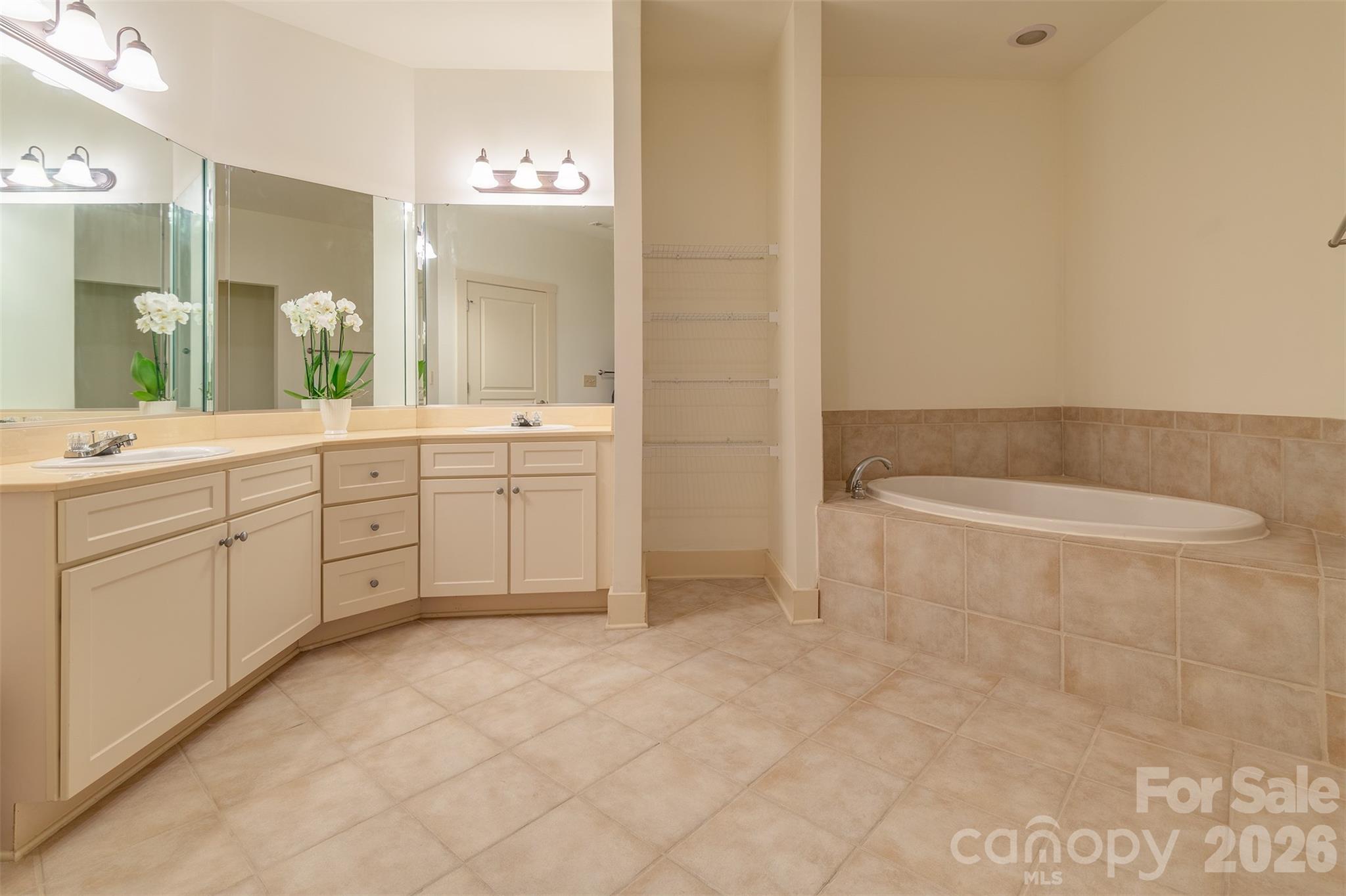 Beaucatcher House - Residential