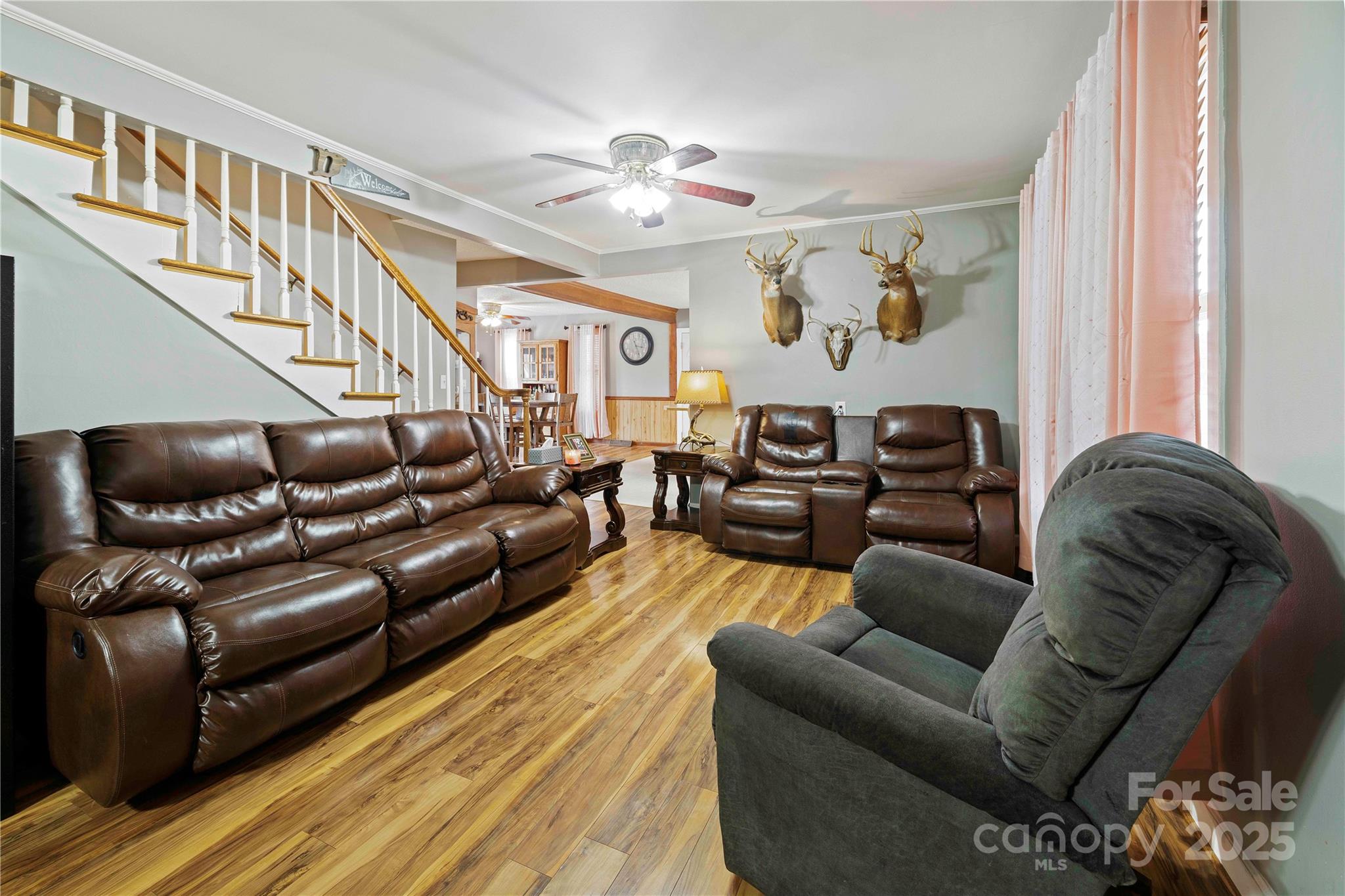 2207 W Stagecoach Trail
