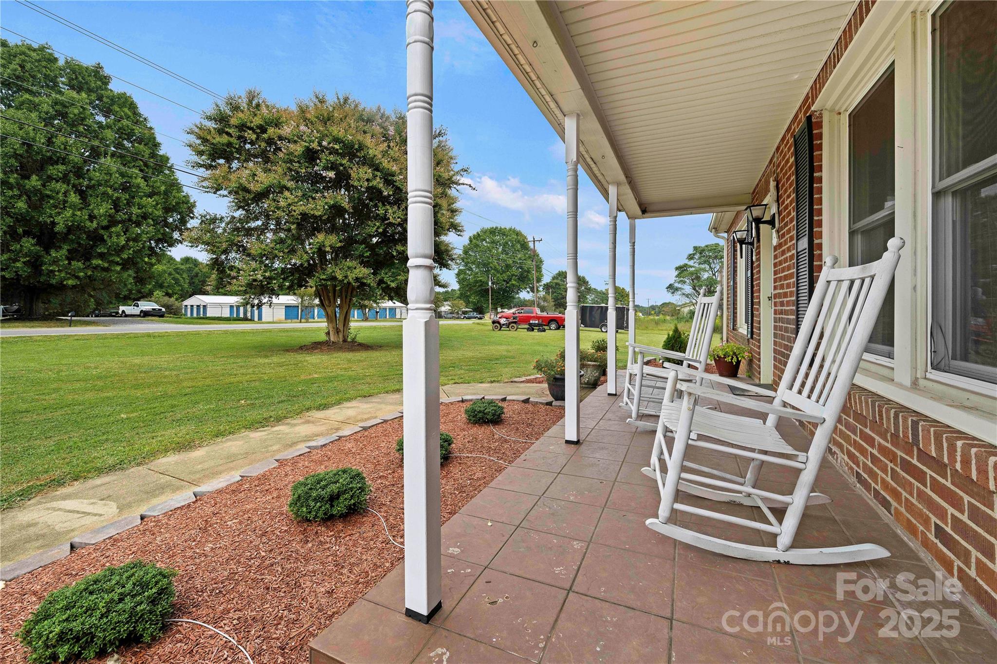 2207 W Stagecoach Trail