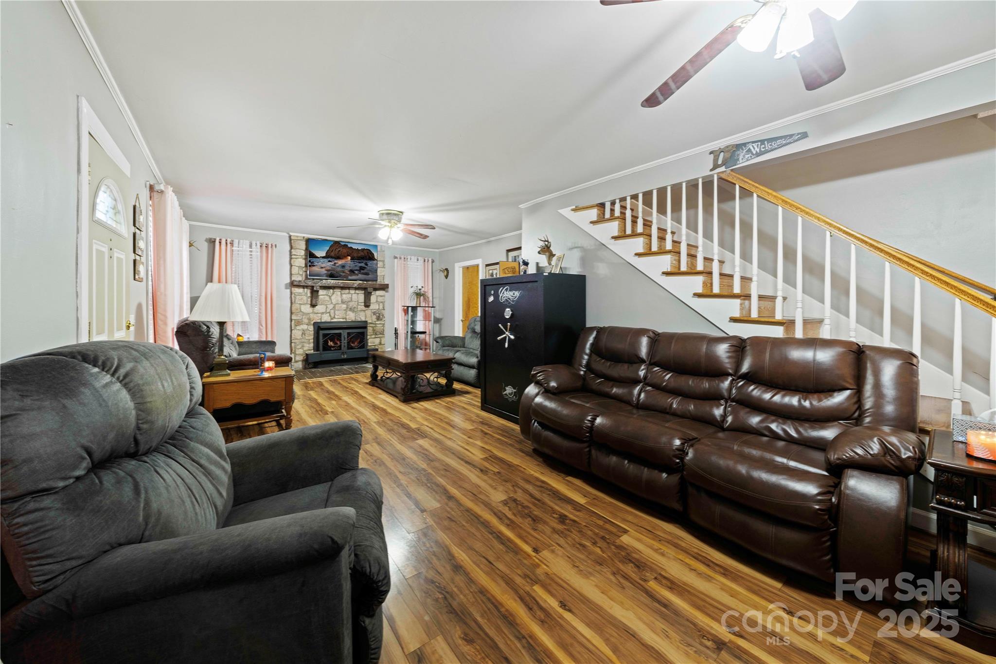 2207 W Stagecoach Trail