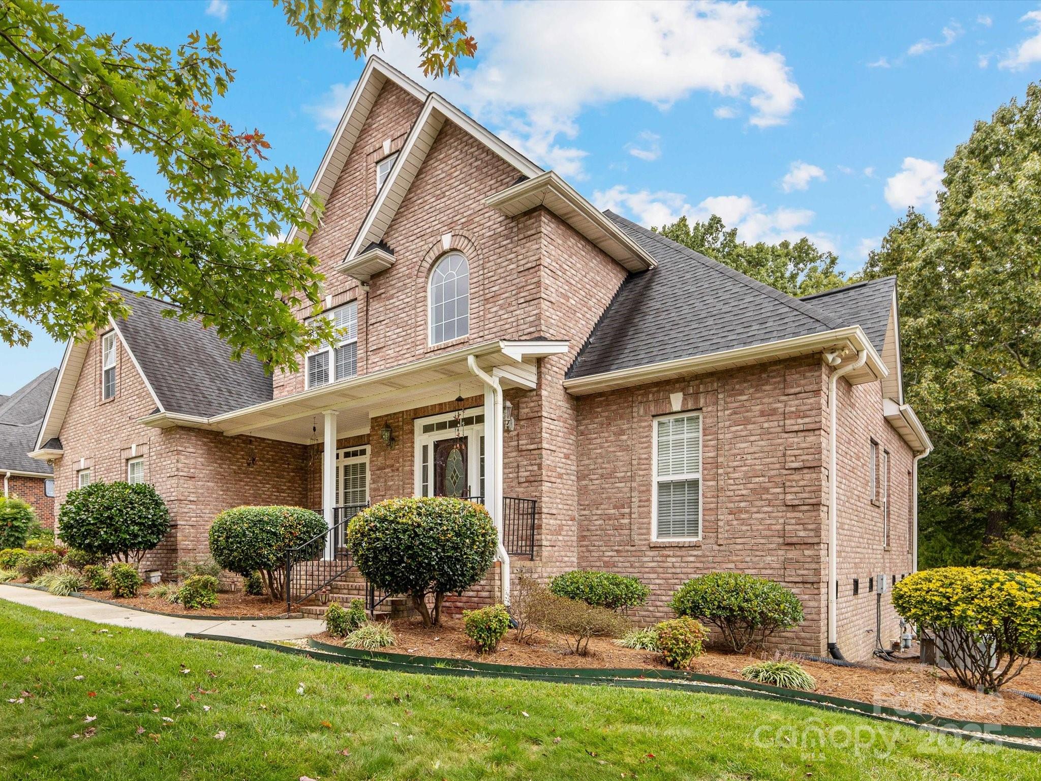 5060 Cramer Woods Drive