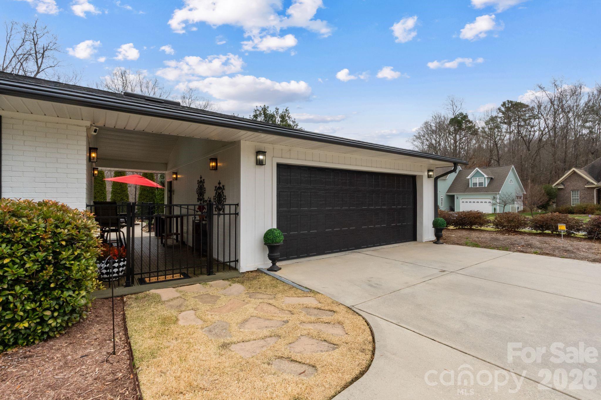 809 Creek Bluff Road