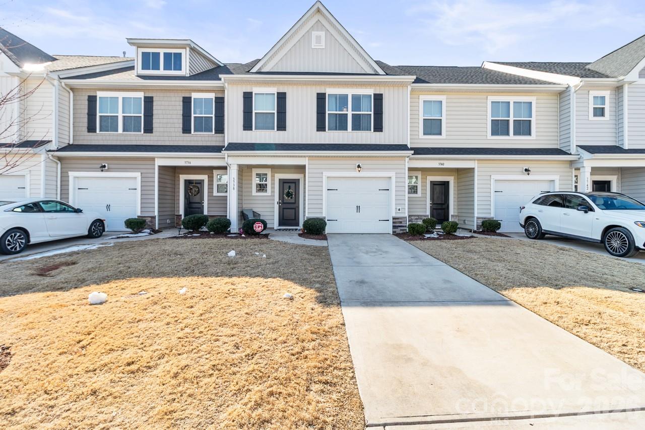 3738 Yorkshire Place