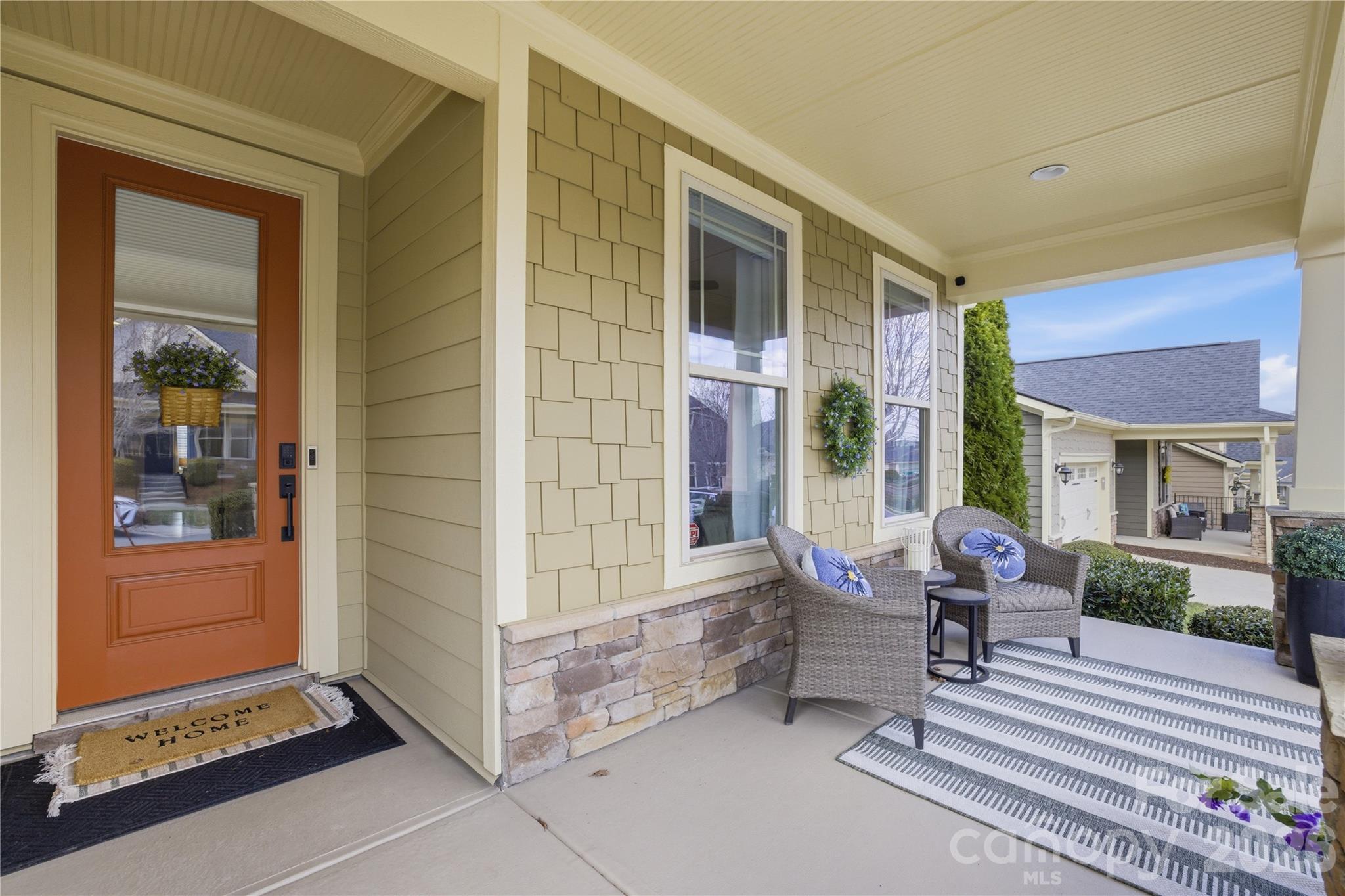 123 Johnson Manor Street