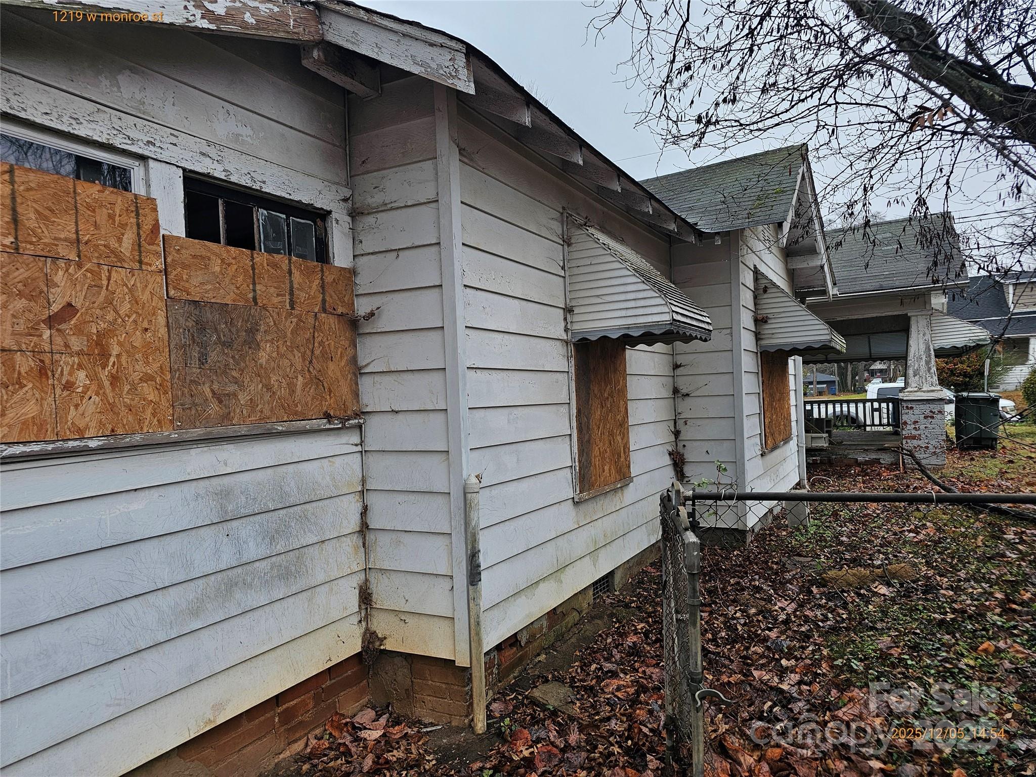 1219 W Monroe Street