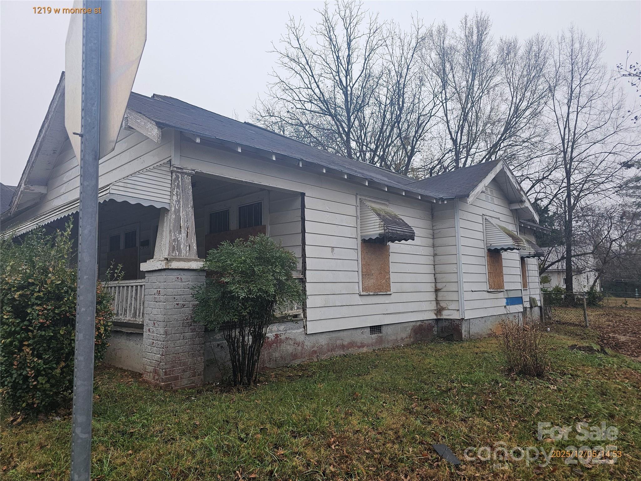 1219 W Monroe Street