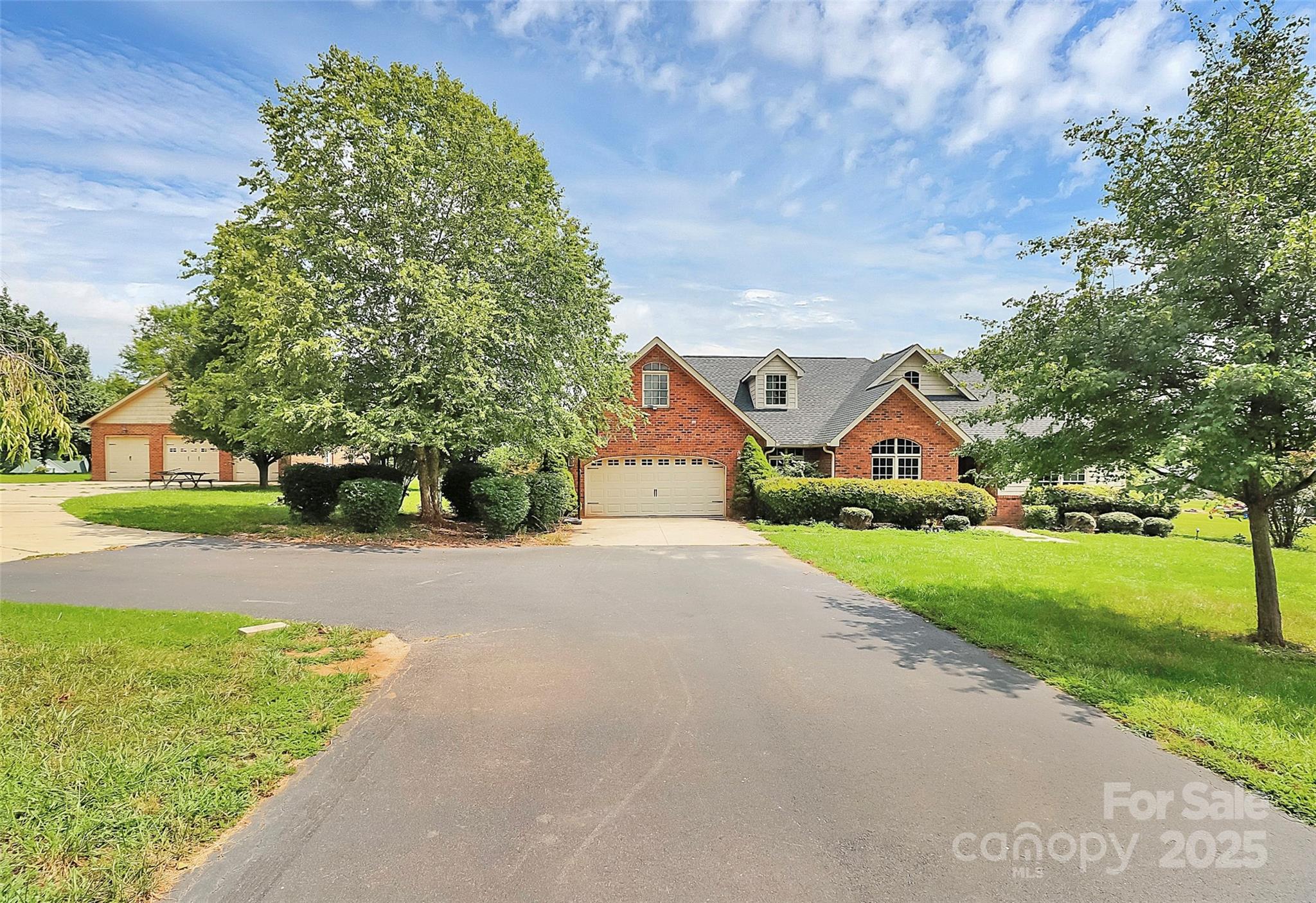 440 Lake Pointe Lane