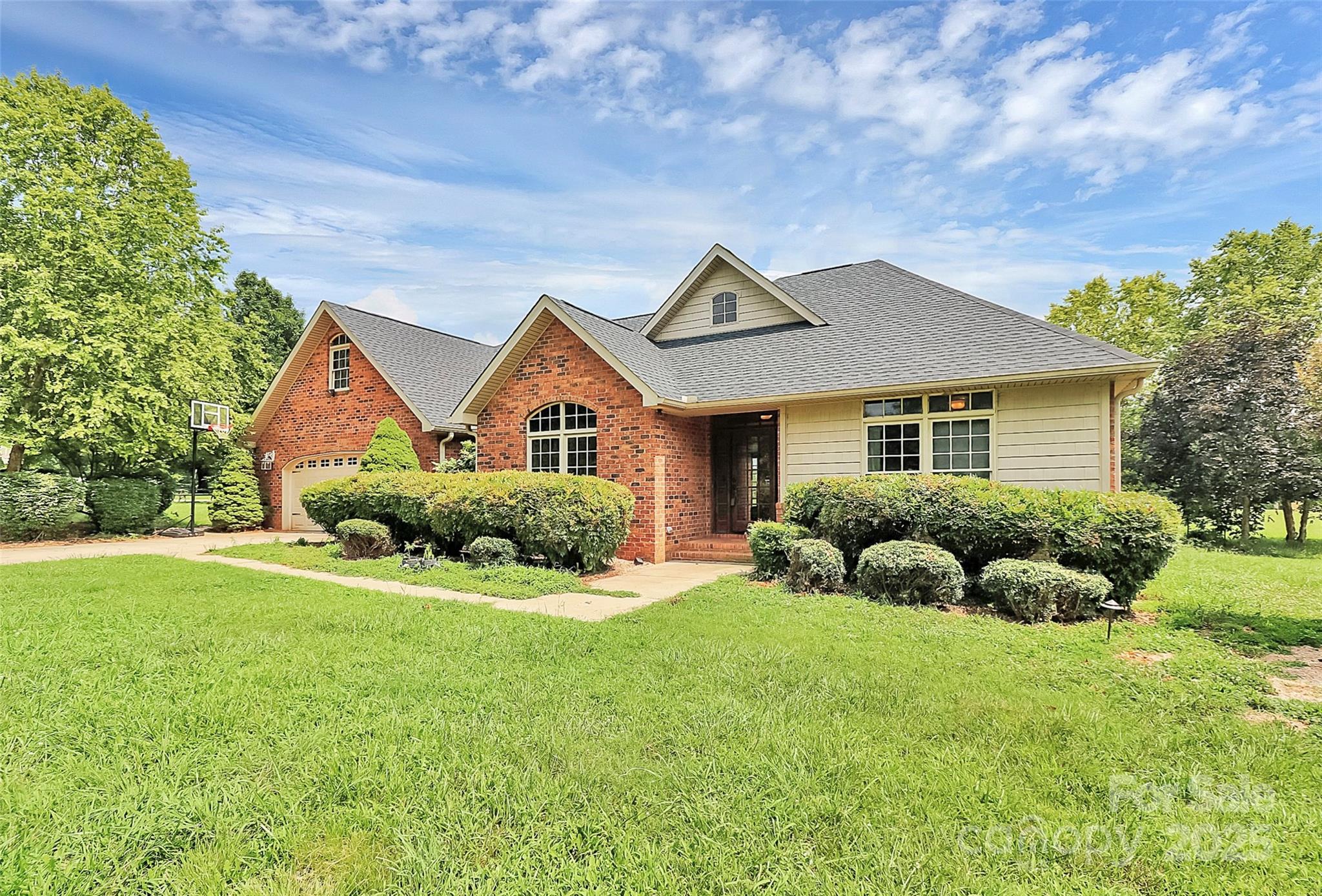 440 Lake Pointe Lane