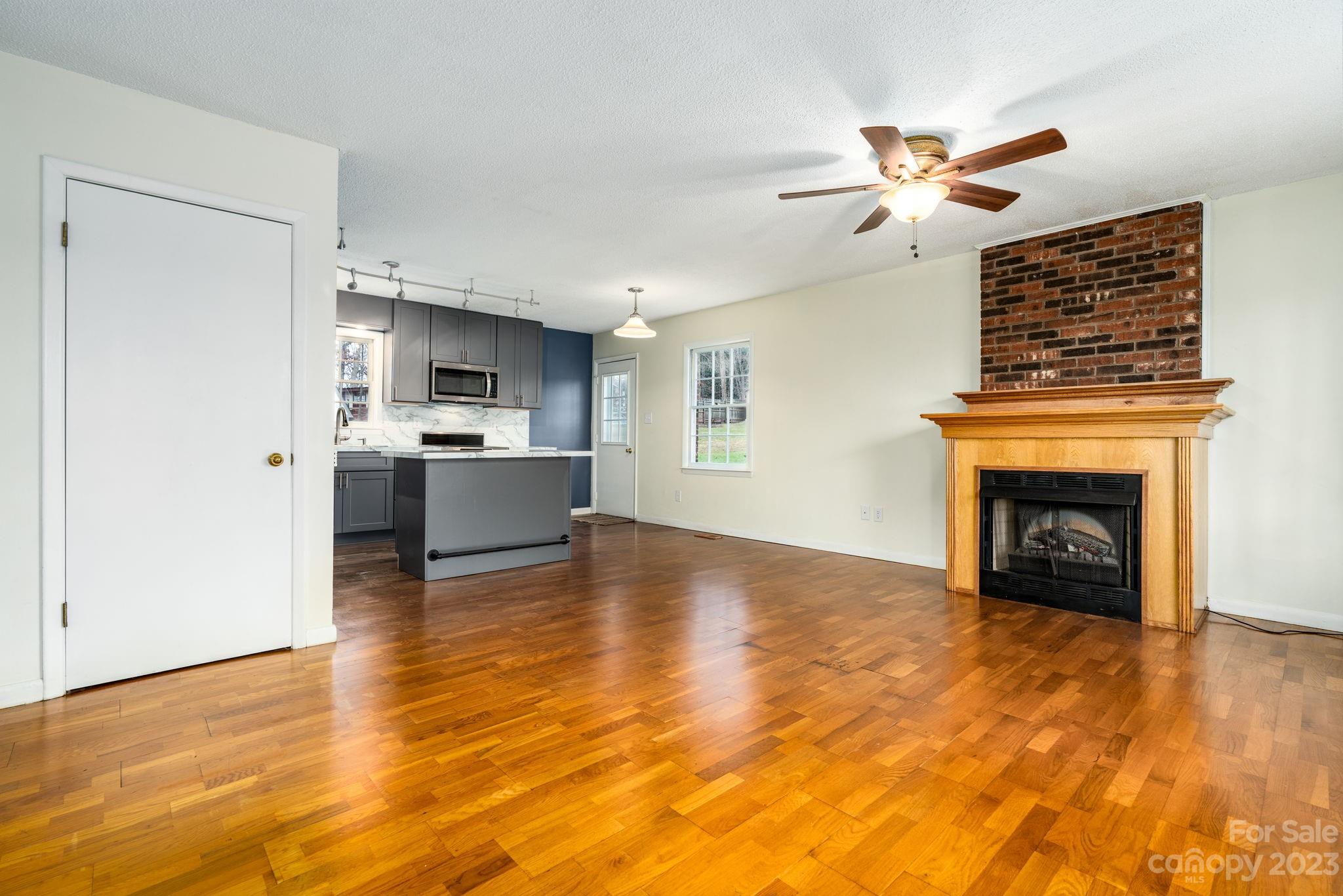 Jamestowne - Residential